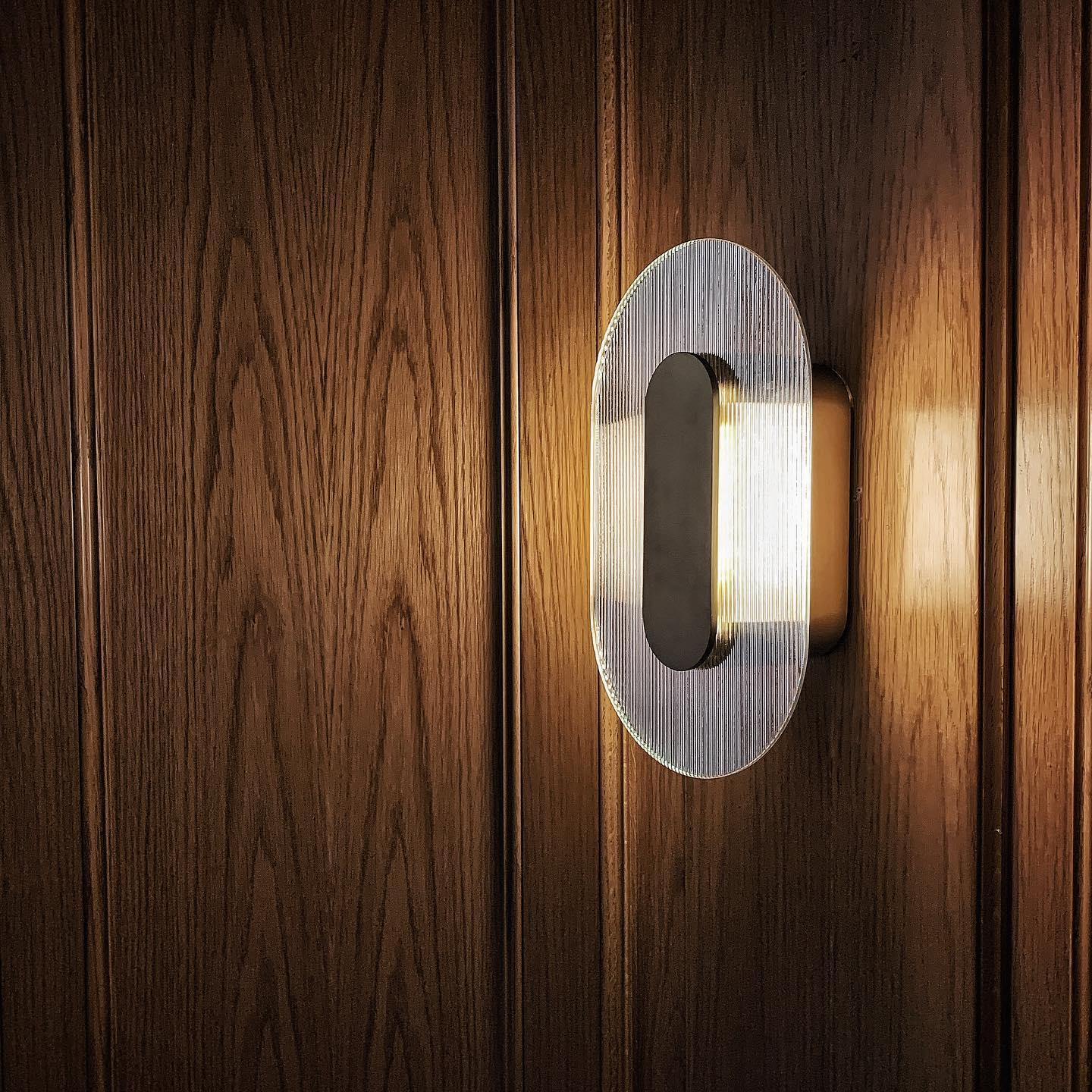 Button Wall Lamp - Image 3