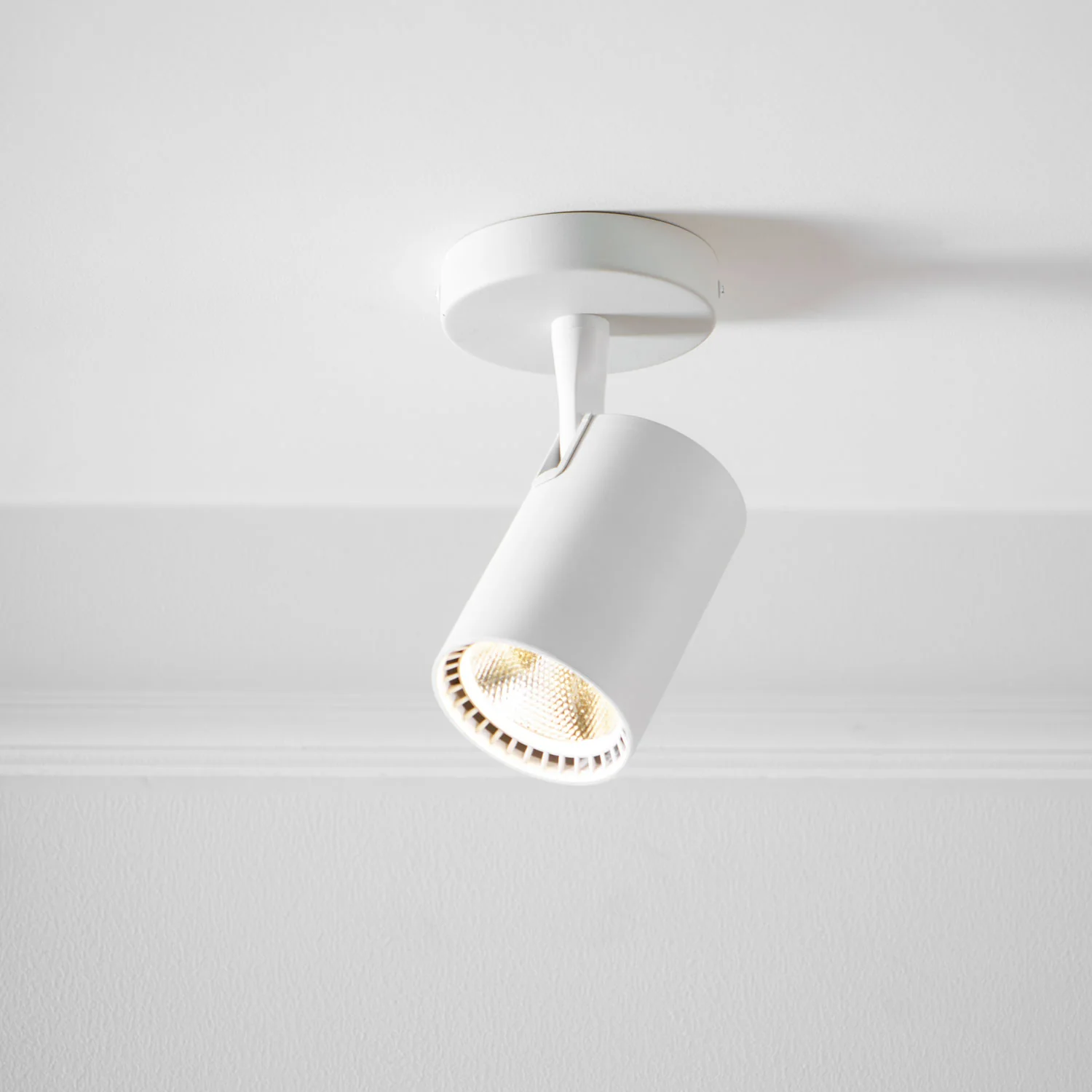 Calla Beam Spotlight - Image 24