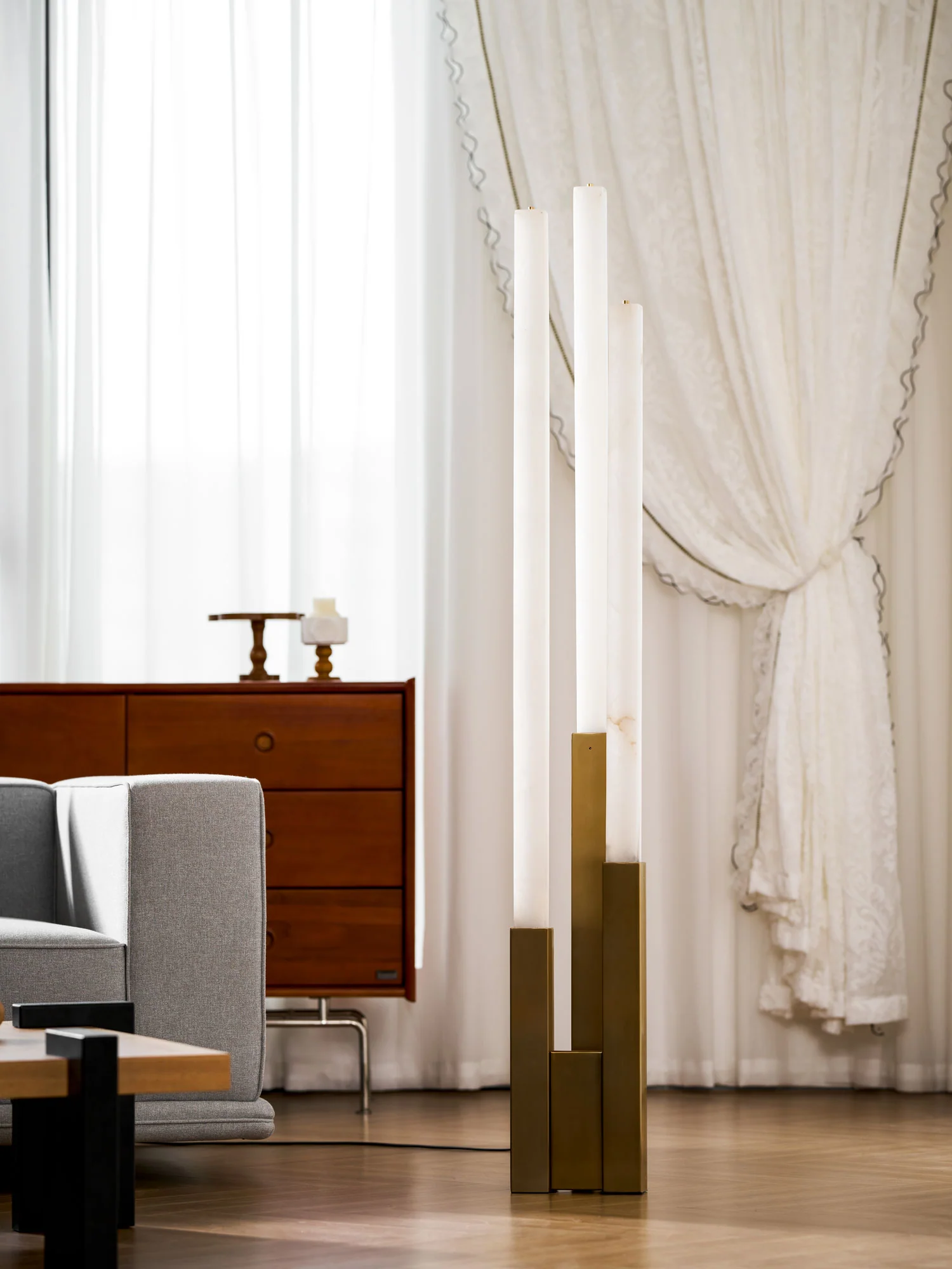 Callisto Alabaster Floor Lamp - Image 4