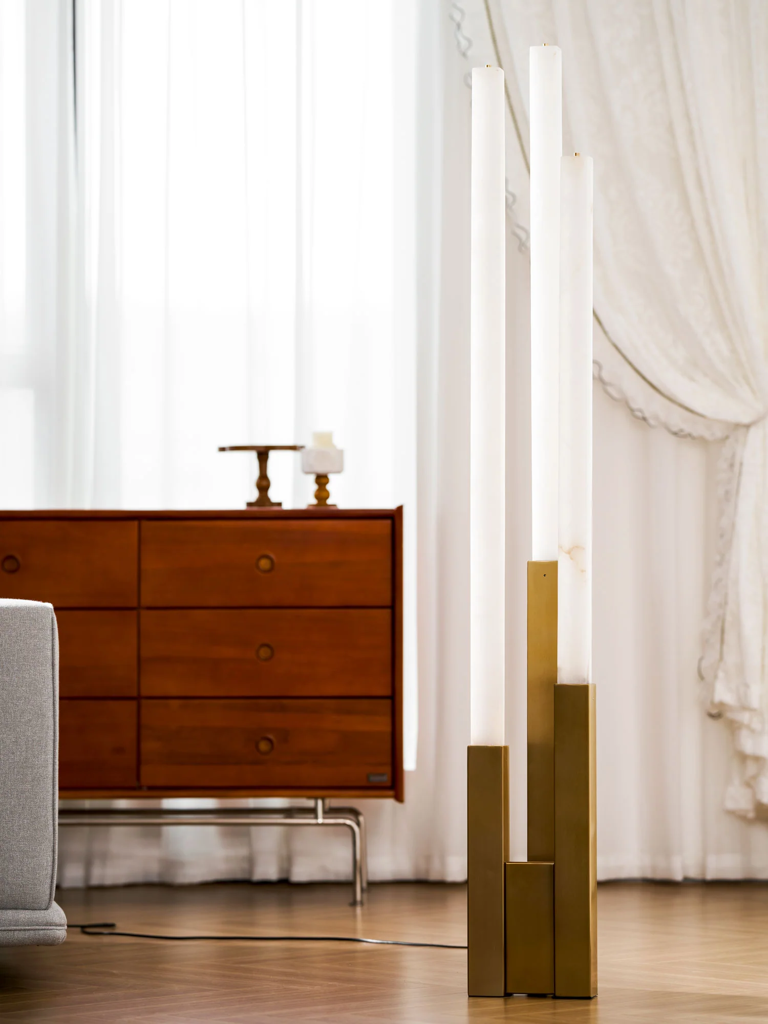 Callisto Alabaster Floor Lamp - Image 5