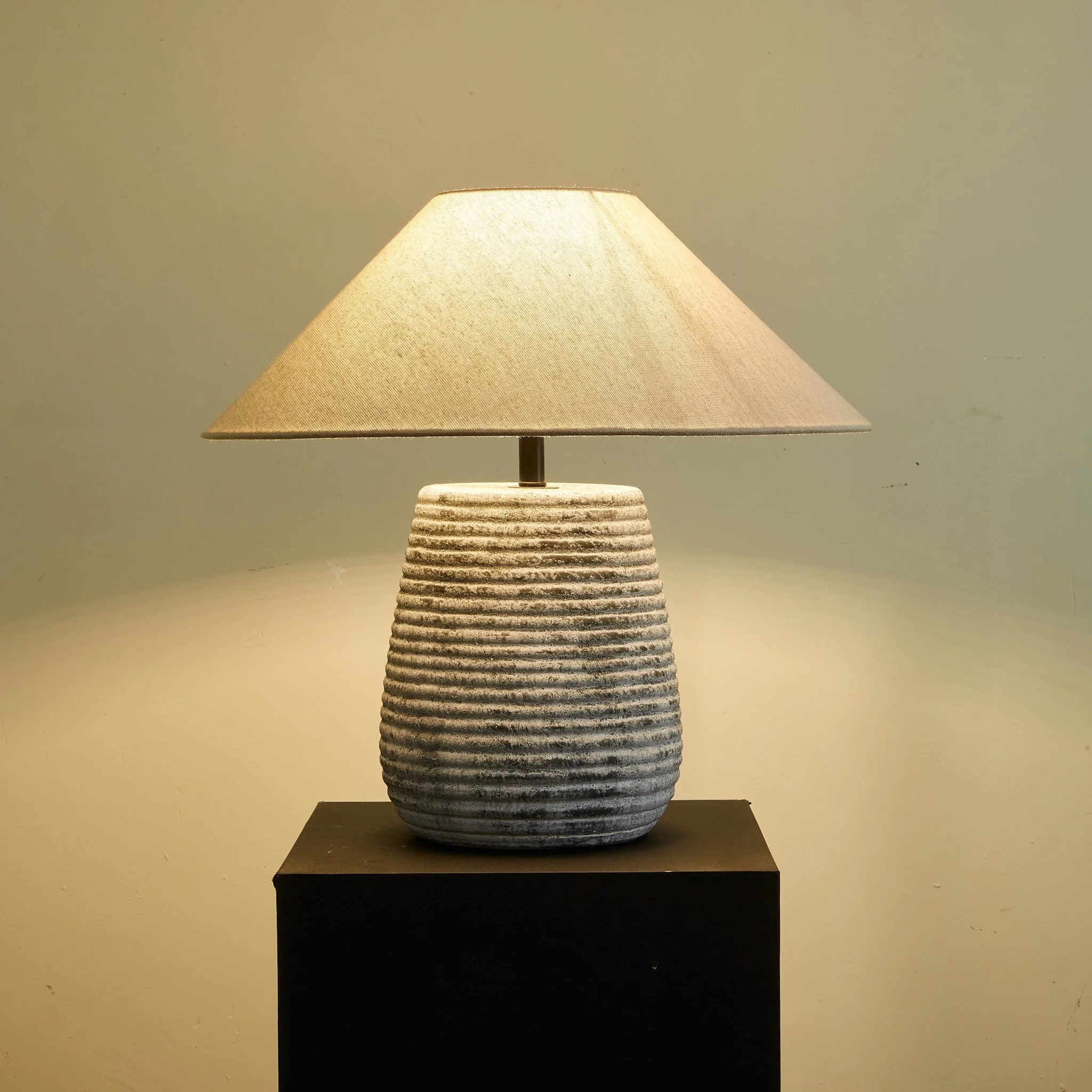 Callisto Ribbed Ceramic Table Lamp - Image 12