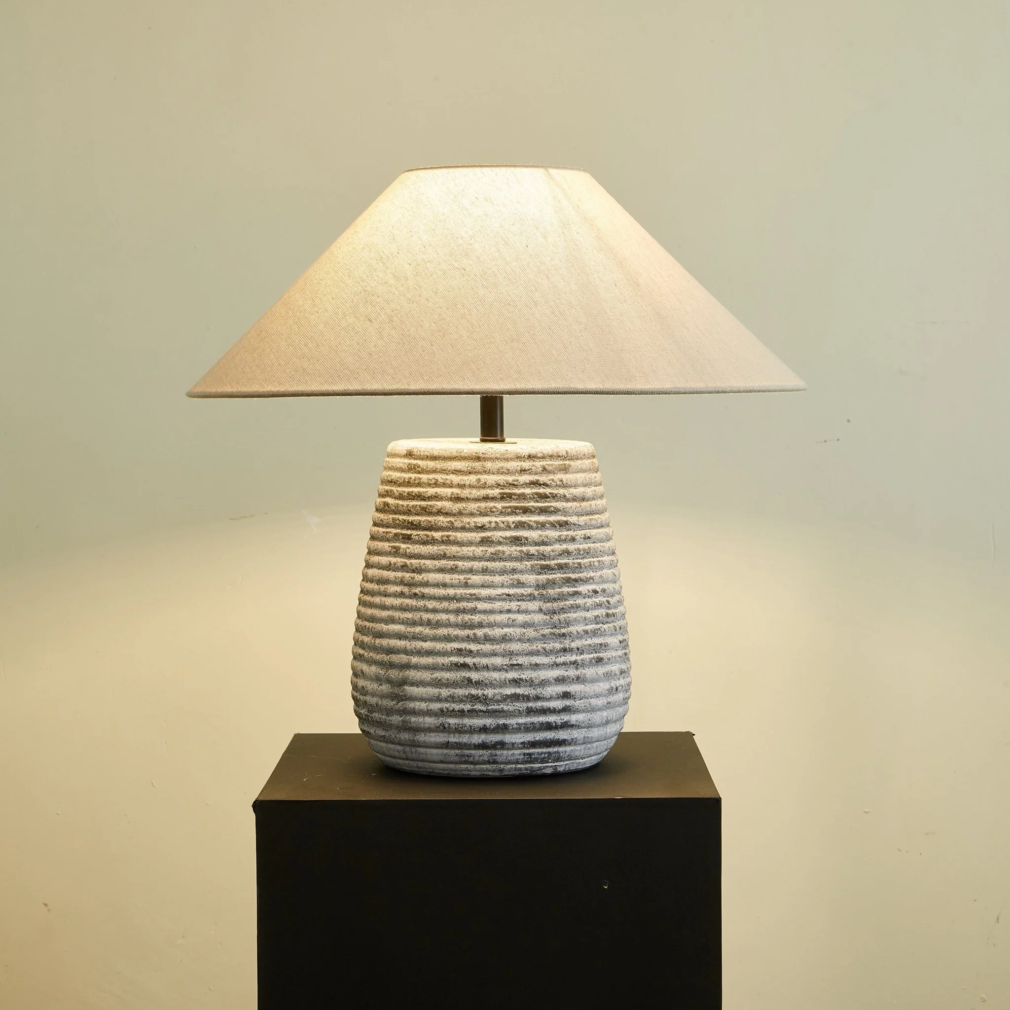 Callisto Ribbed Ceramic Table Lamp - Image 3