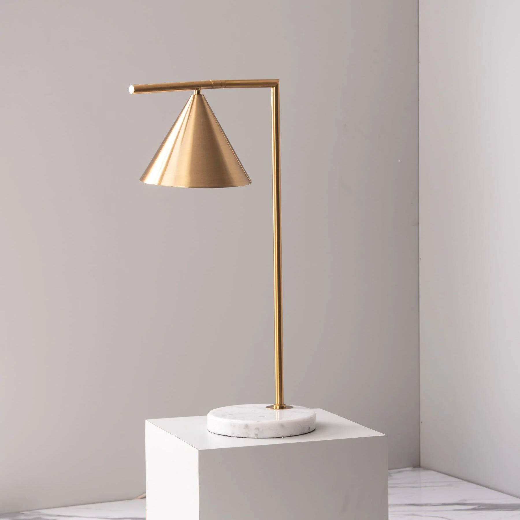 Captain Flint Table Lamp - Image 10