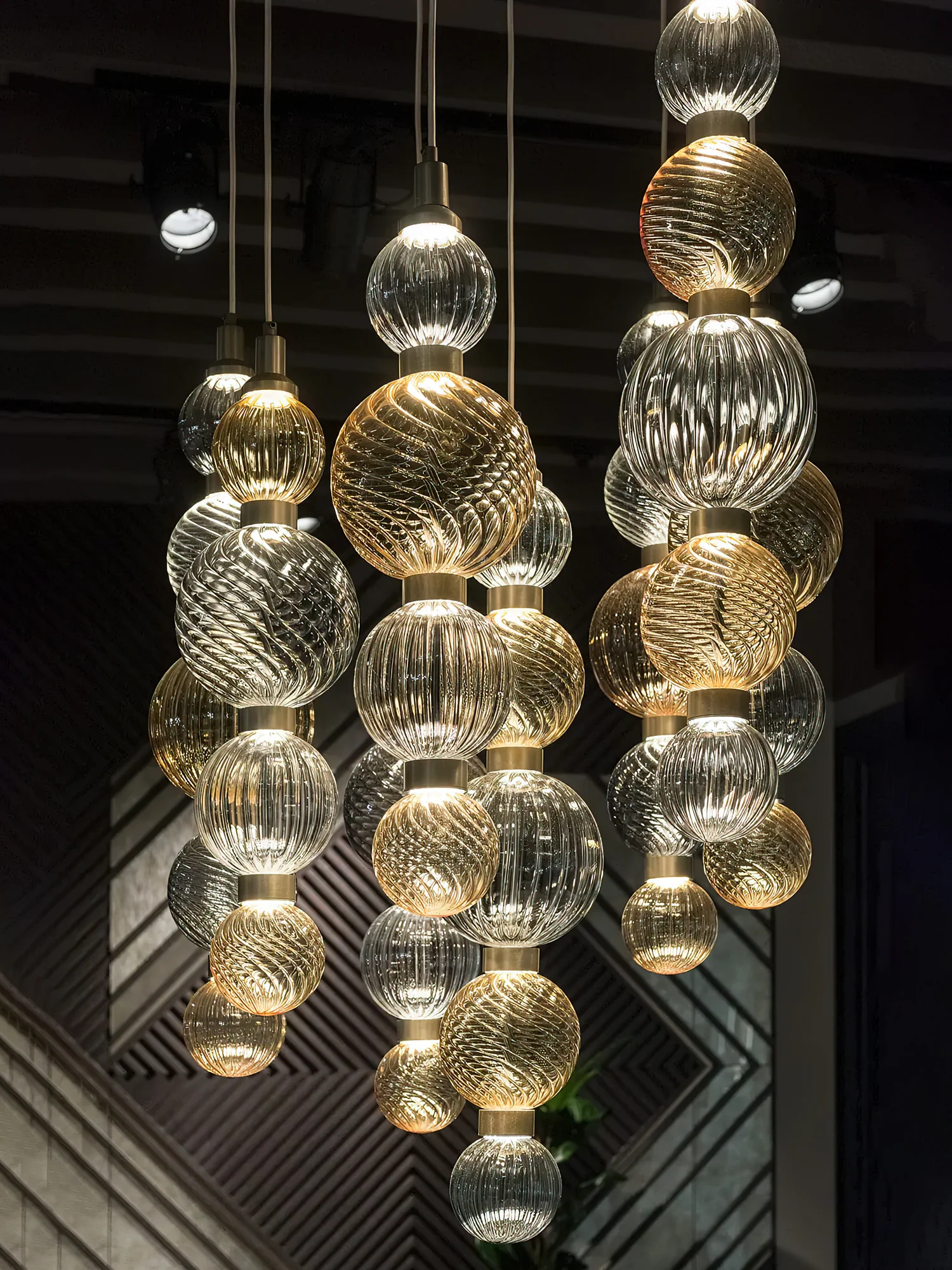 Celvara Globe Pendant Lamp - Image 10