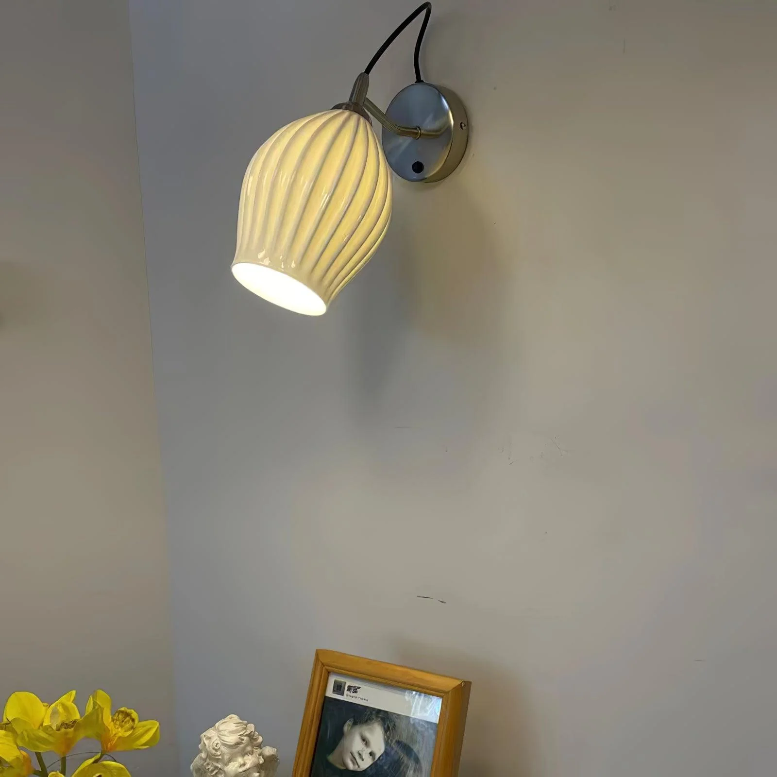 Ceramic Ribbed Wall light - Image 8