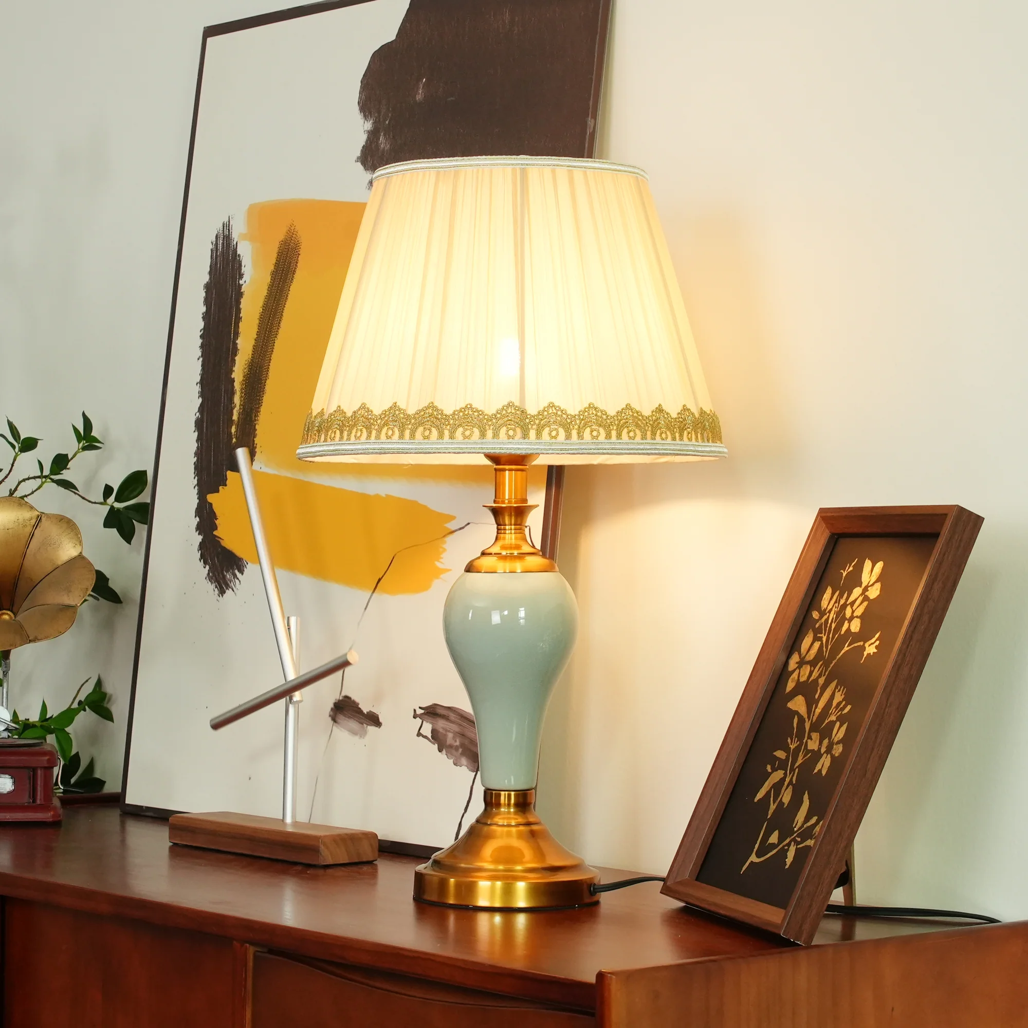 Chaslyn Desk Lamp - Image 5