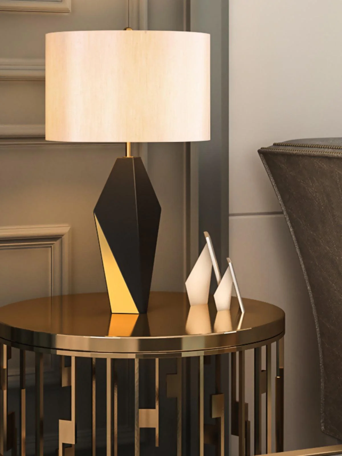 Checklist Table Lamp - Image 12