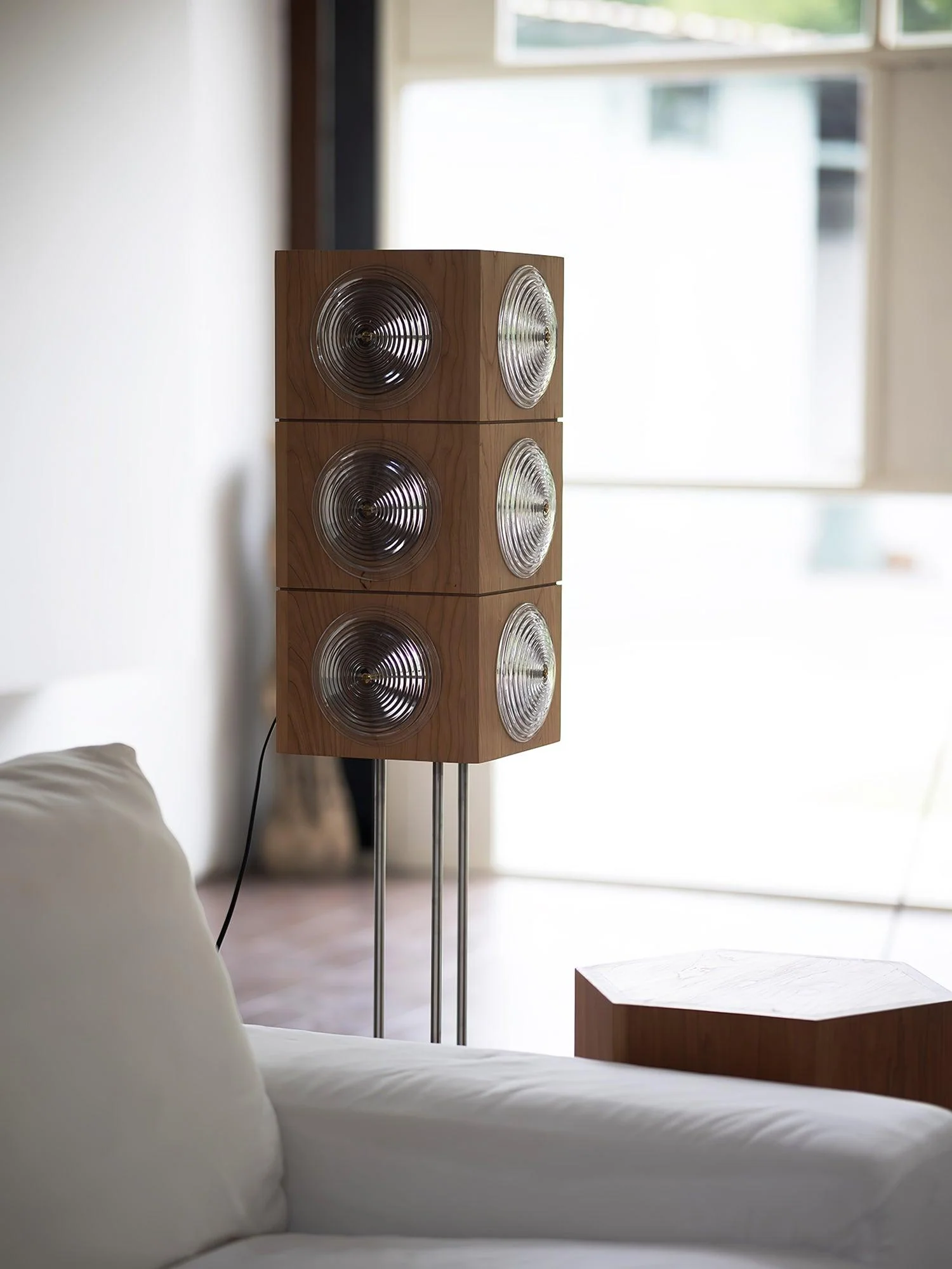 Cinematic Lightbox Camera Floor Lamp - Image 10