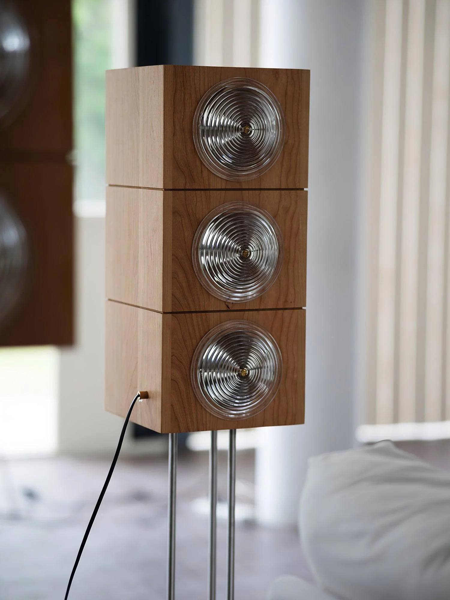 Cinematic Lightbox Camera Floor Lamp - Image 11