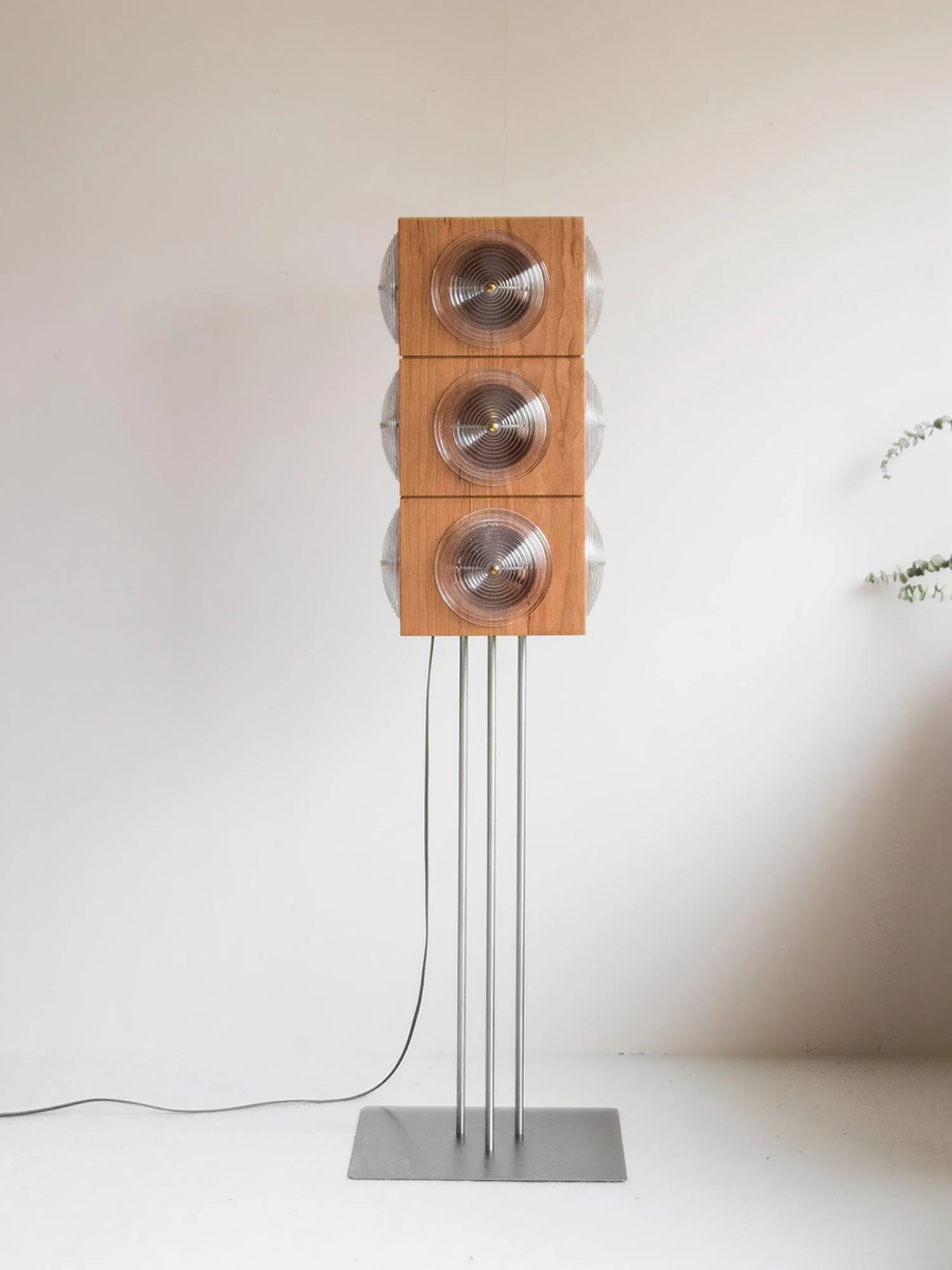 Cinematic Lightbox Camera Floor Lamp - Image 14