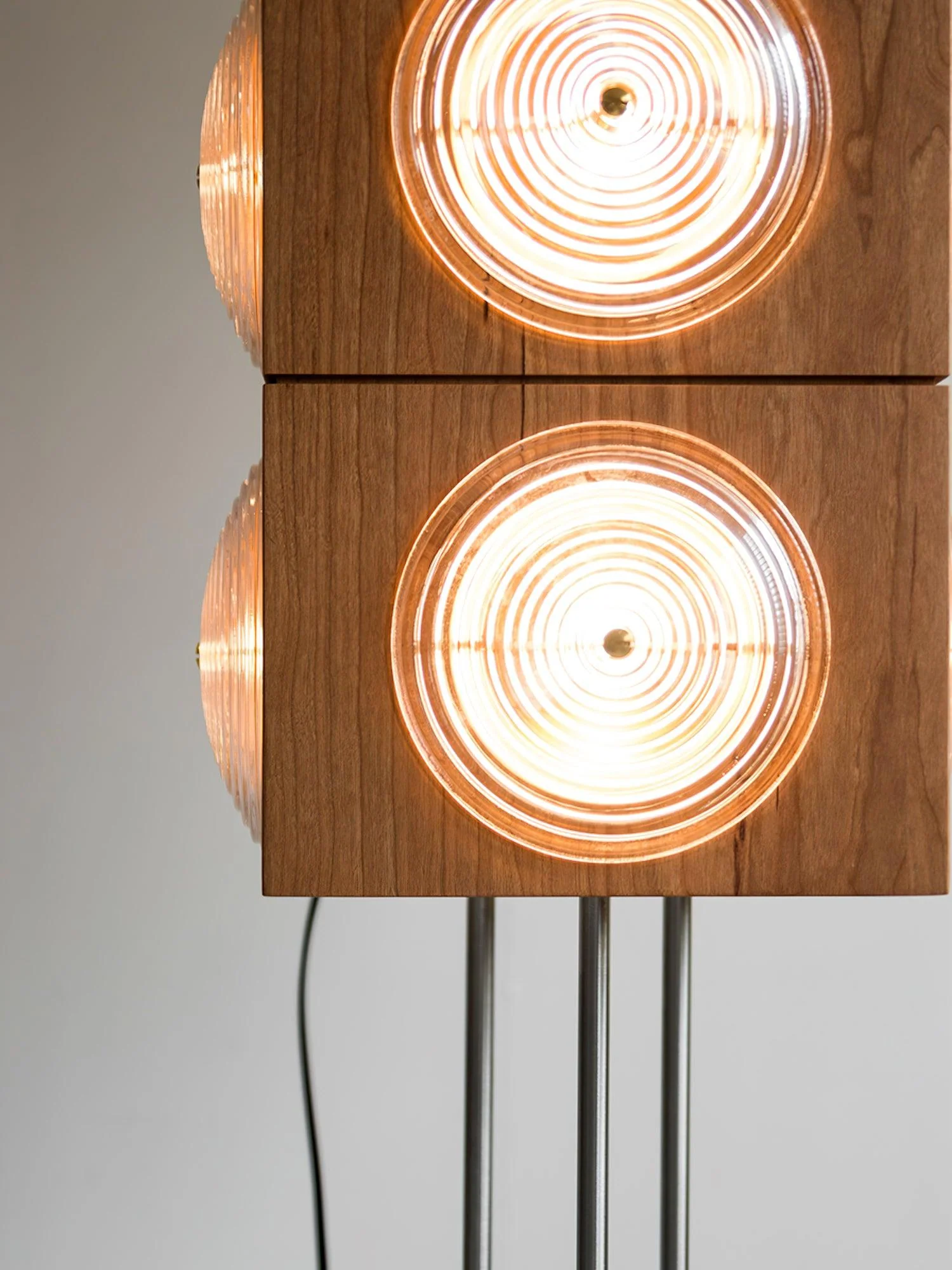 Cinematic Lightbox Camera Floor Lamp - Image 16