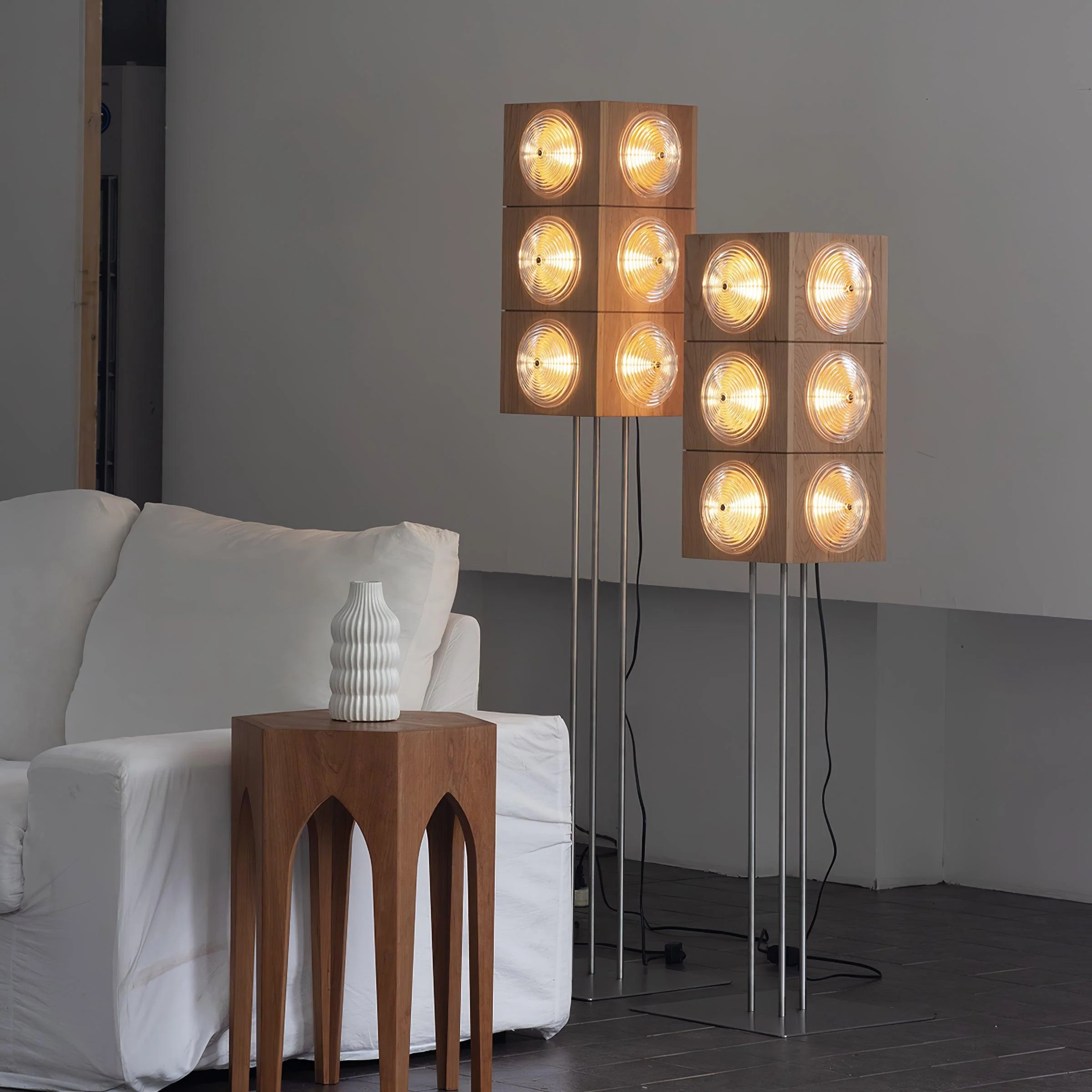 Cinematic Lightbox Camera Floor Lamp - Image 2