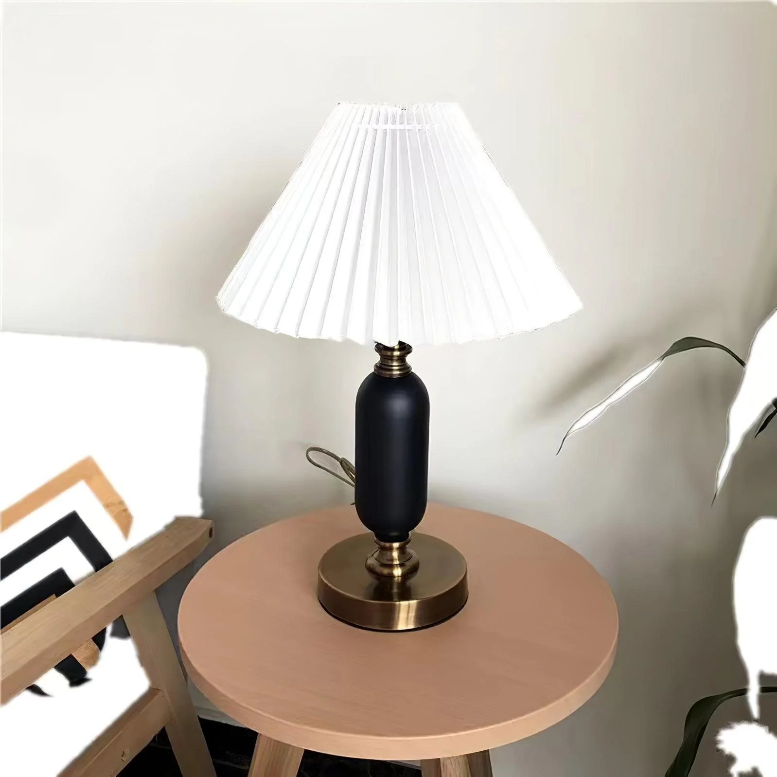 Classic Antique Table Lamp - Image 8