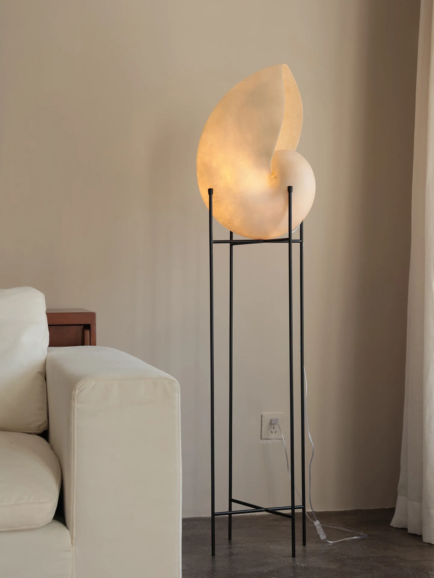 Conch Bloom Lamp - Image 6