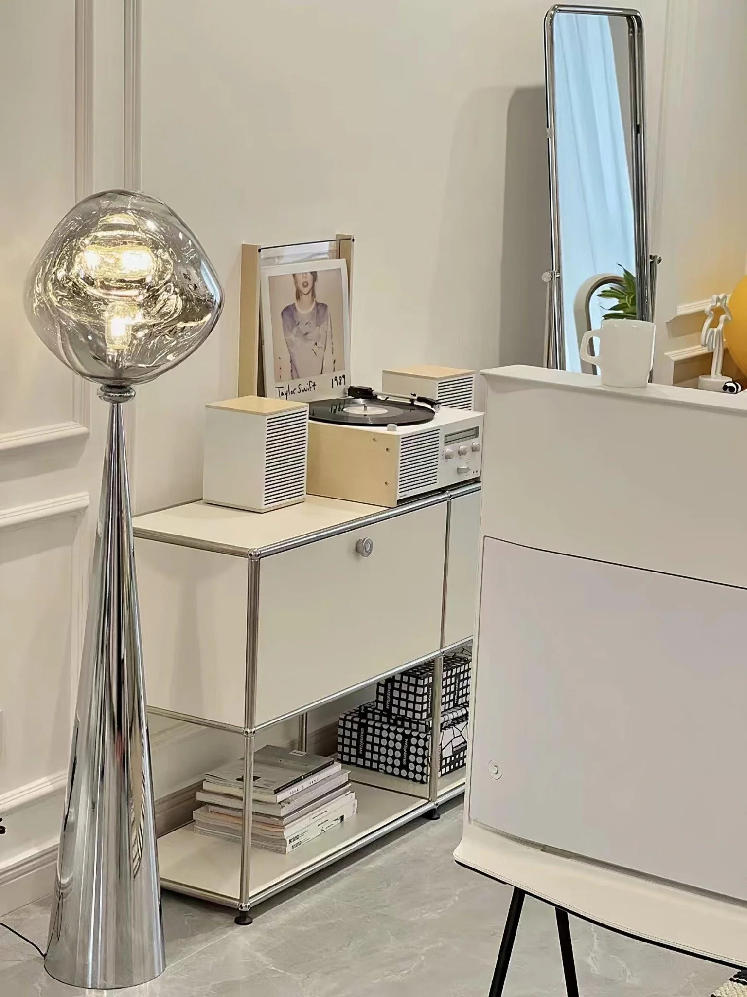 Cone Lava Floor Lamp - Image 16