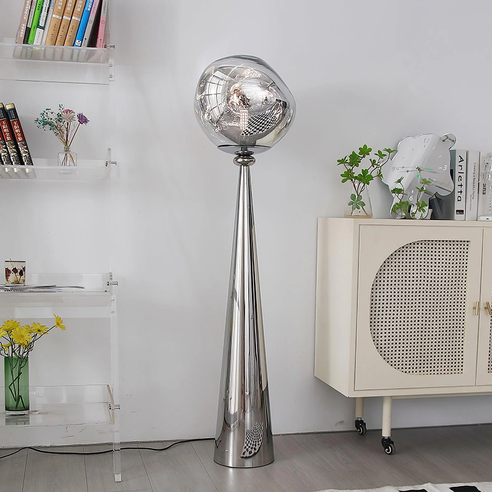 Cone Lava Floor Lamp - Image 2
