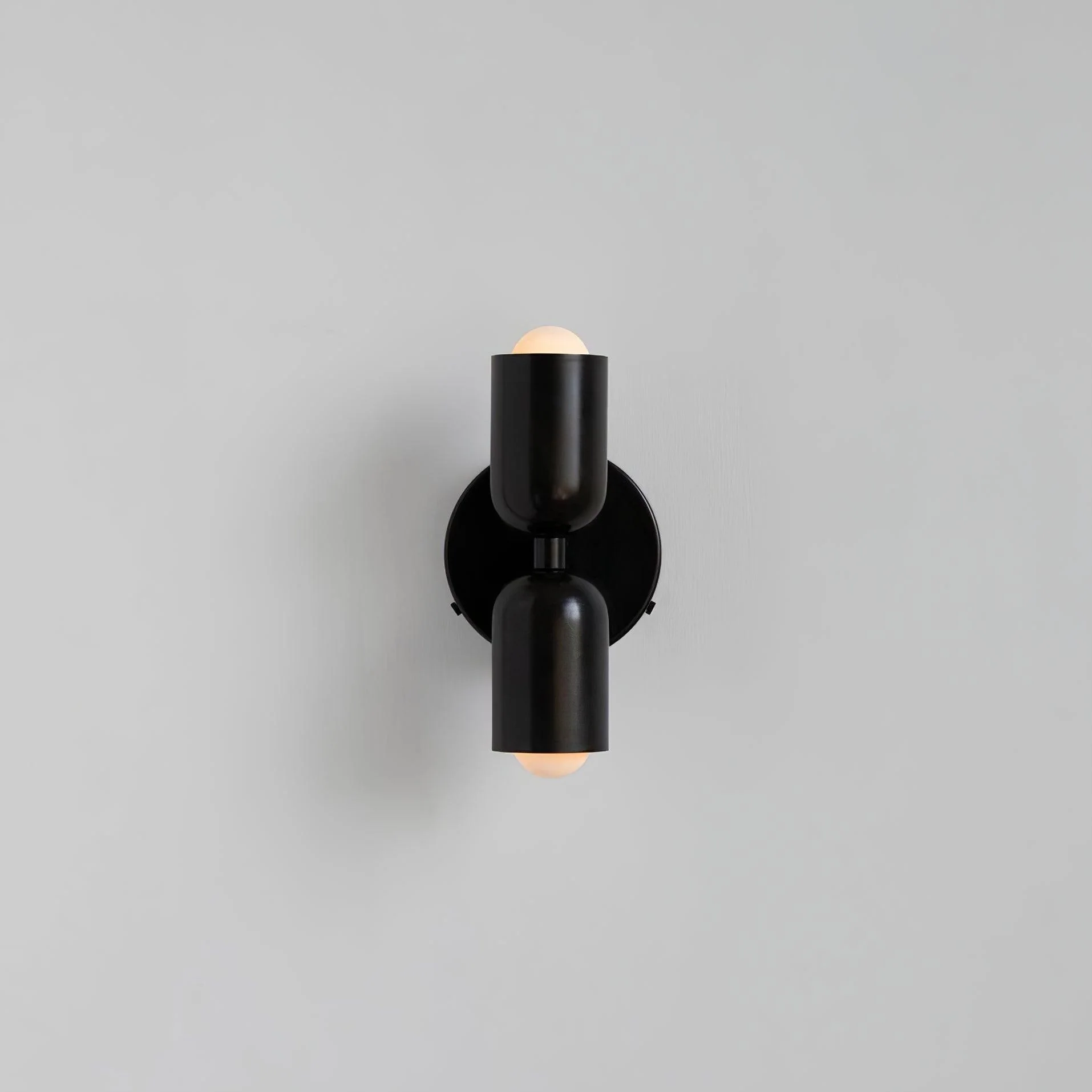 Couleur Double Plug In Wall Lamp - Image 32