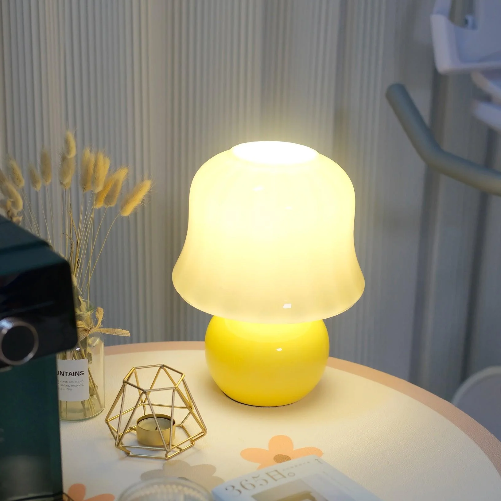 Creamy Mushroom Table Lamp - Image 2