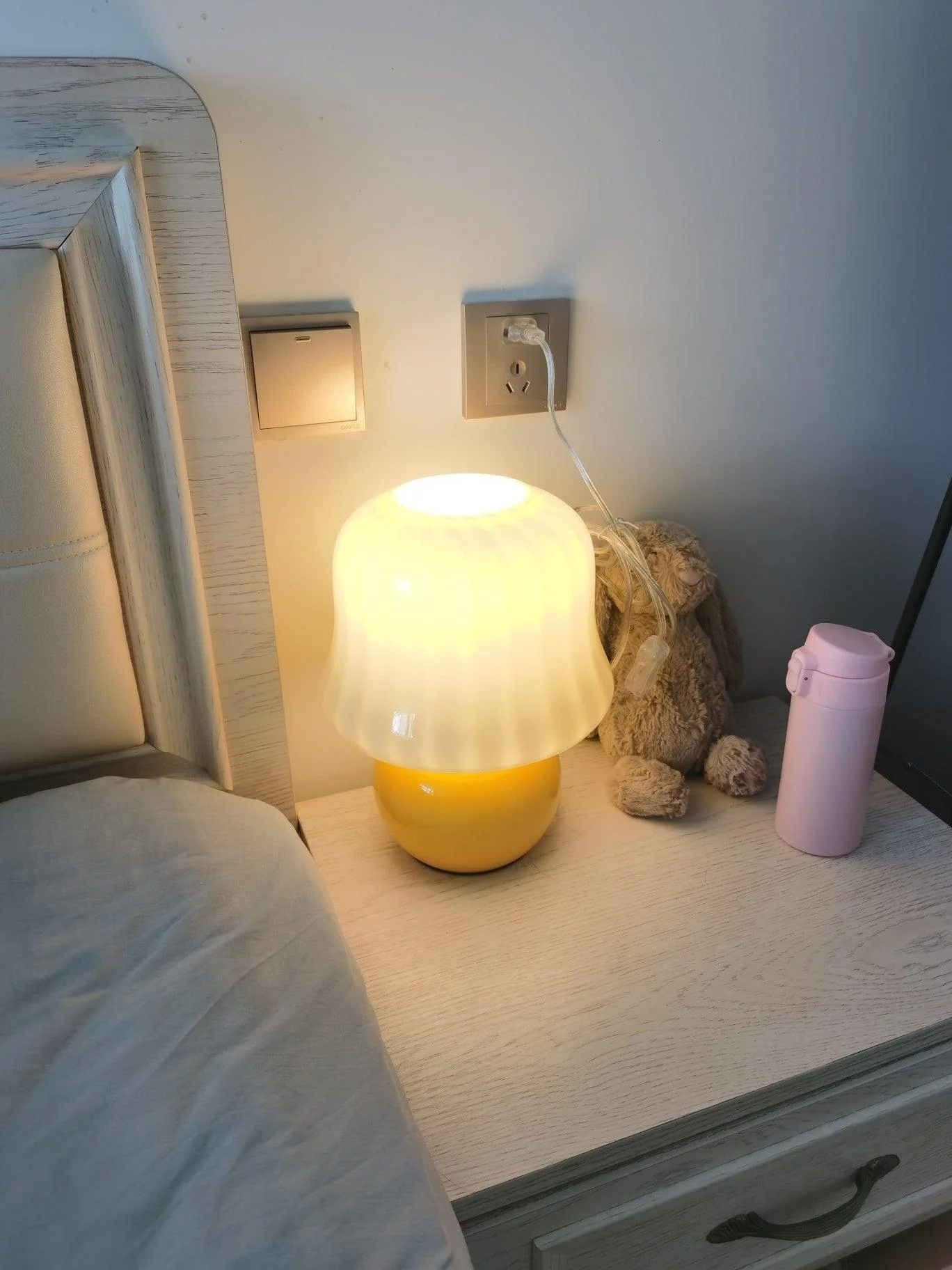 Creamy Mushroom Table Lamp - Image 25