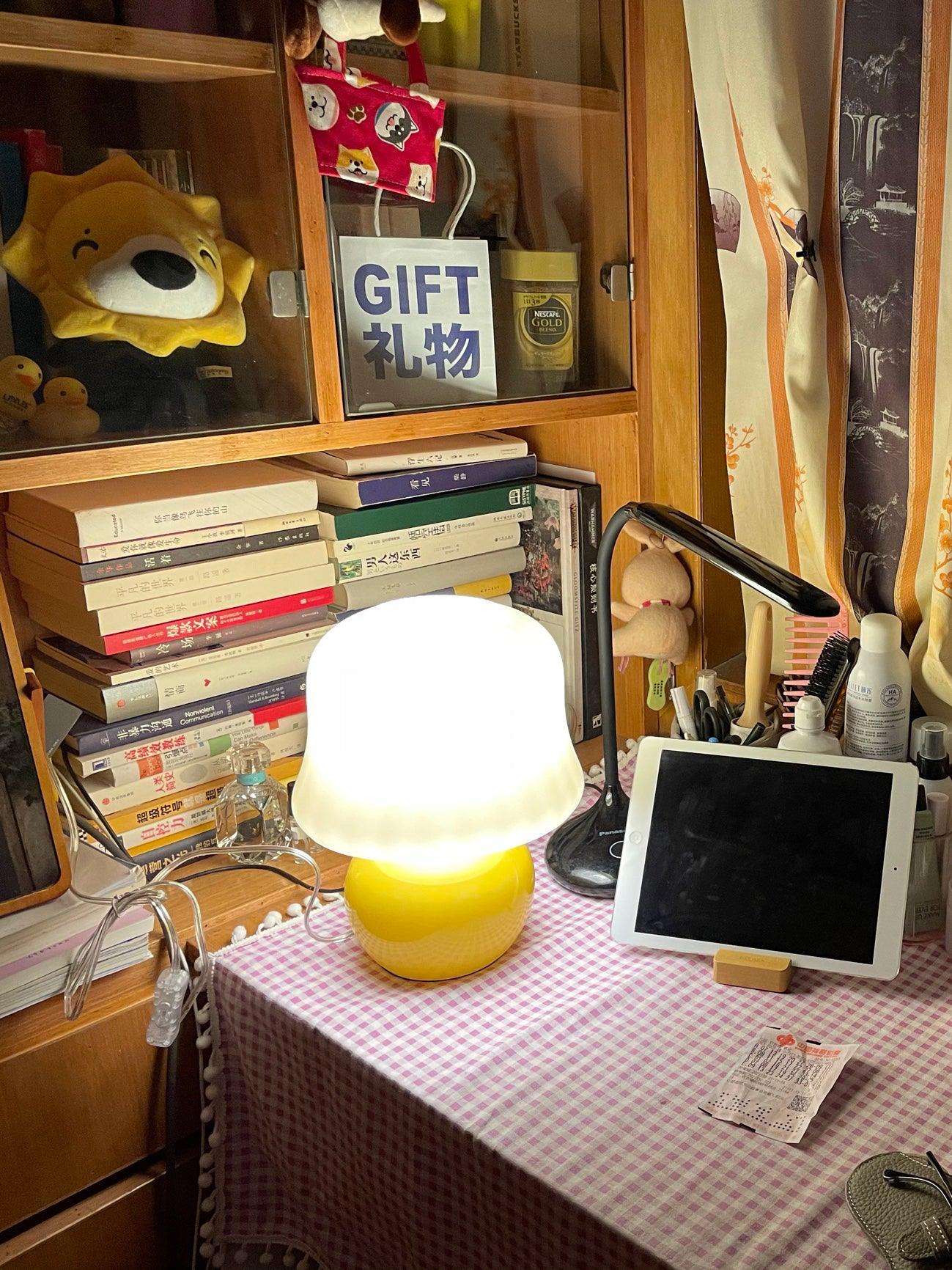Creamy Mushroom Table Lamp - Image 52