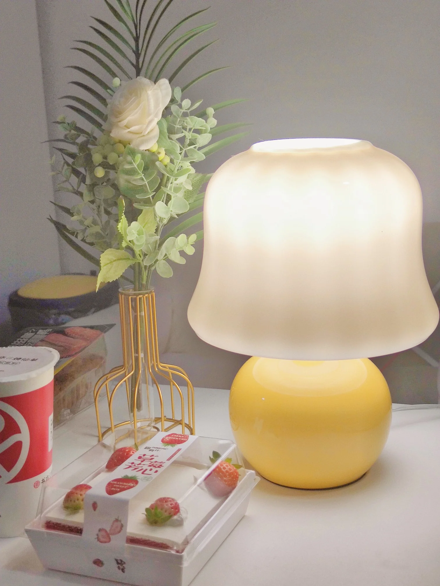 Creamy Mushroom Table Lamp - Image 56