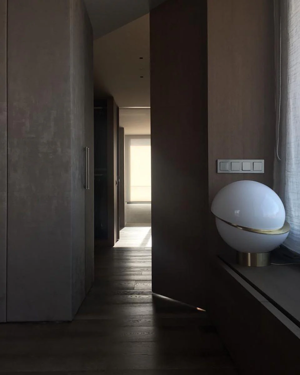 Crescent Table Lamp - Image 10