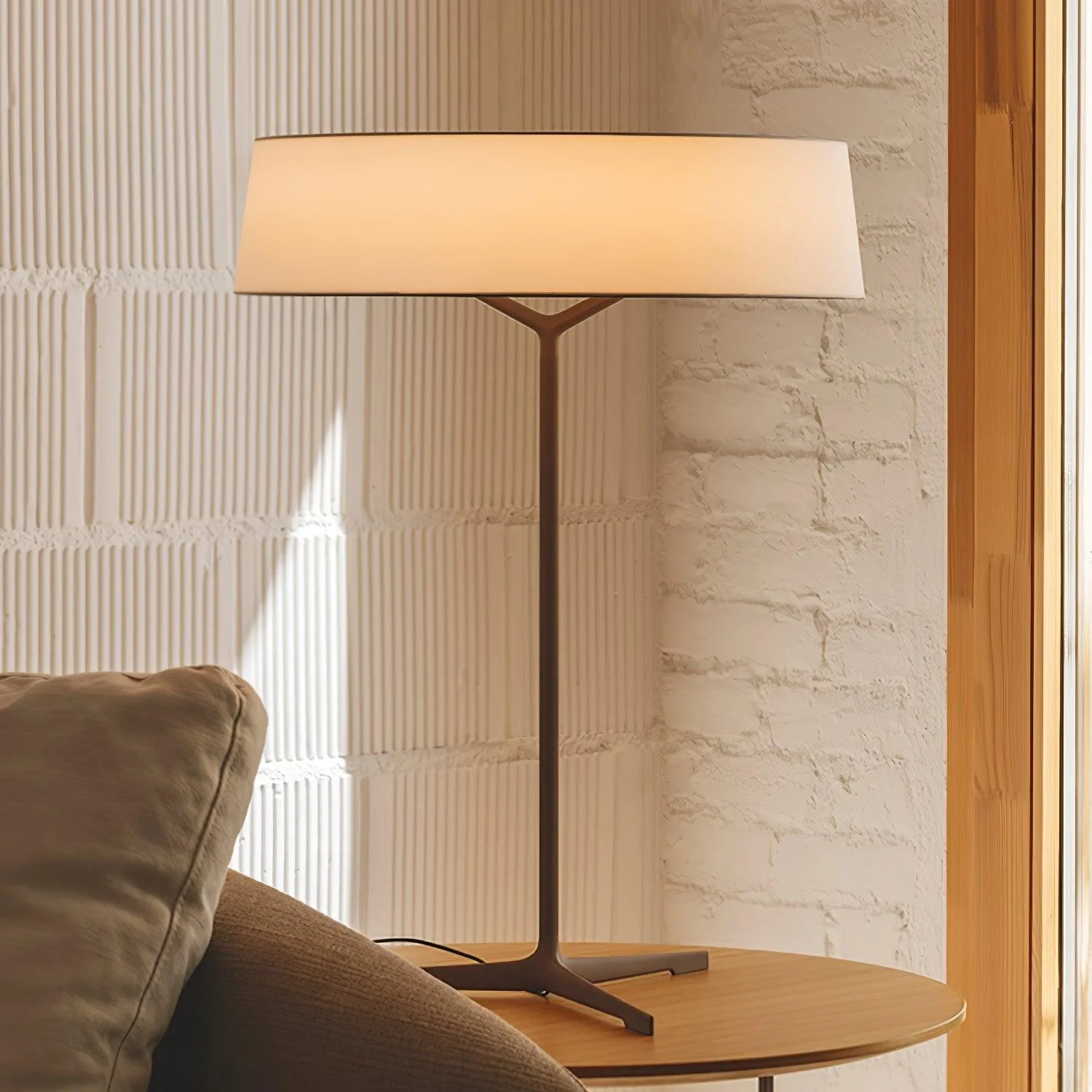 Dama Table Lamp - Image 2