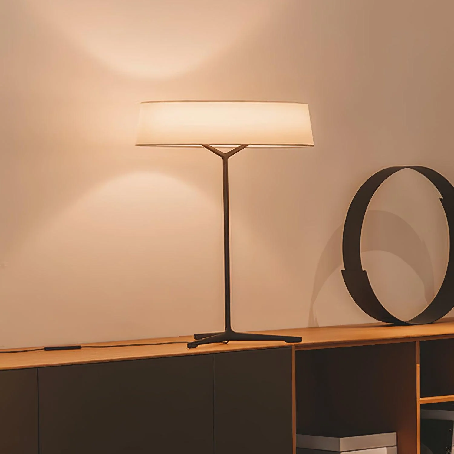 Dama Table Lamp - Image 5