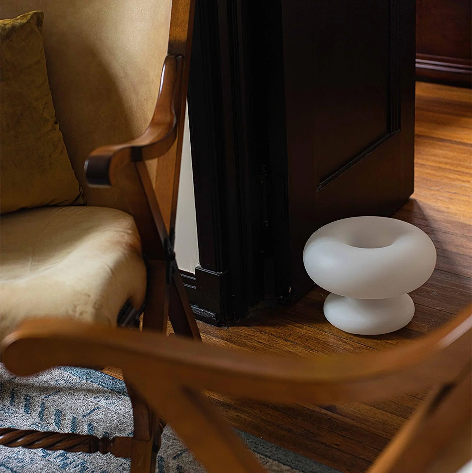 Donut Table Lamp - Image 12