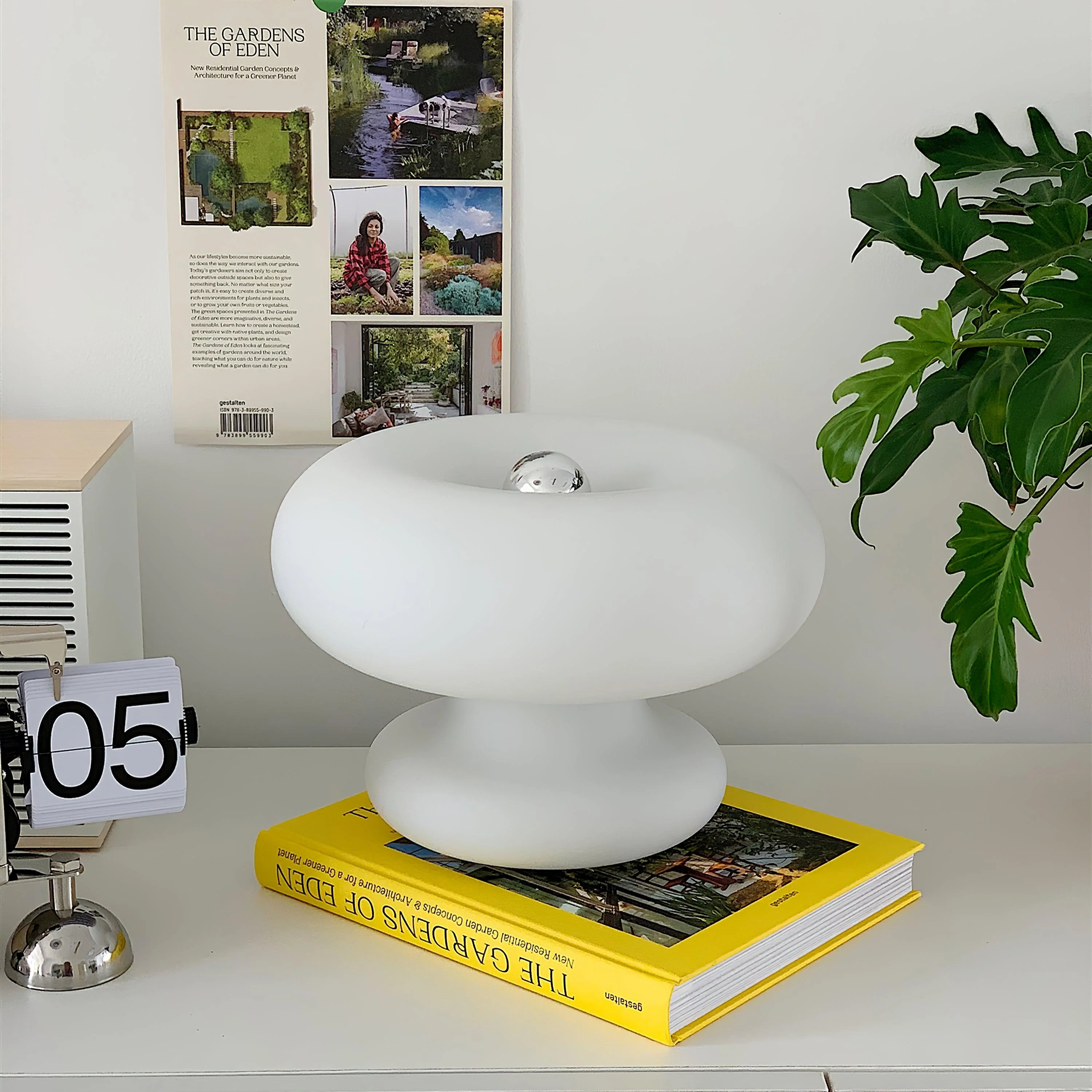 Donut Table Lamp - Image 47