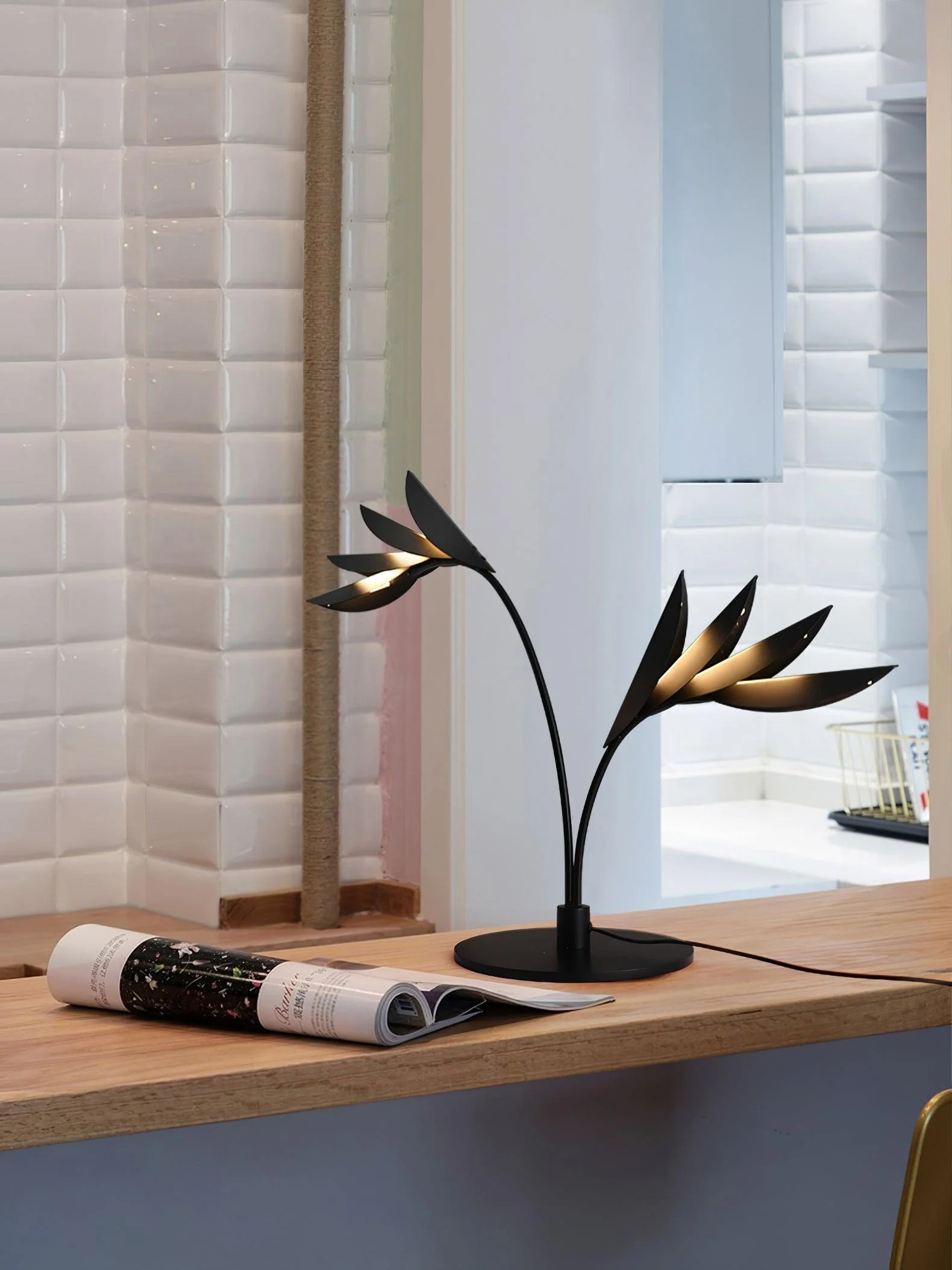 Double Leaf Table Lamp - Image 10