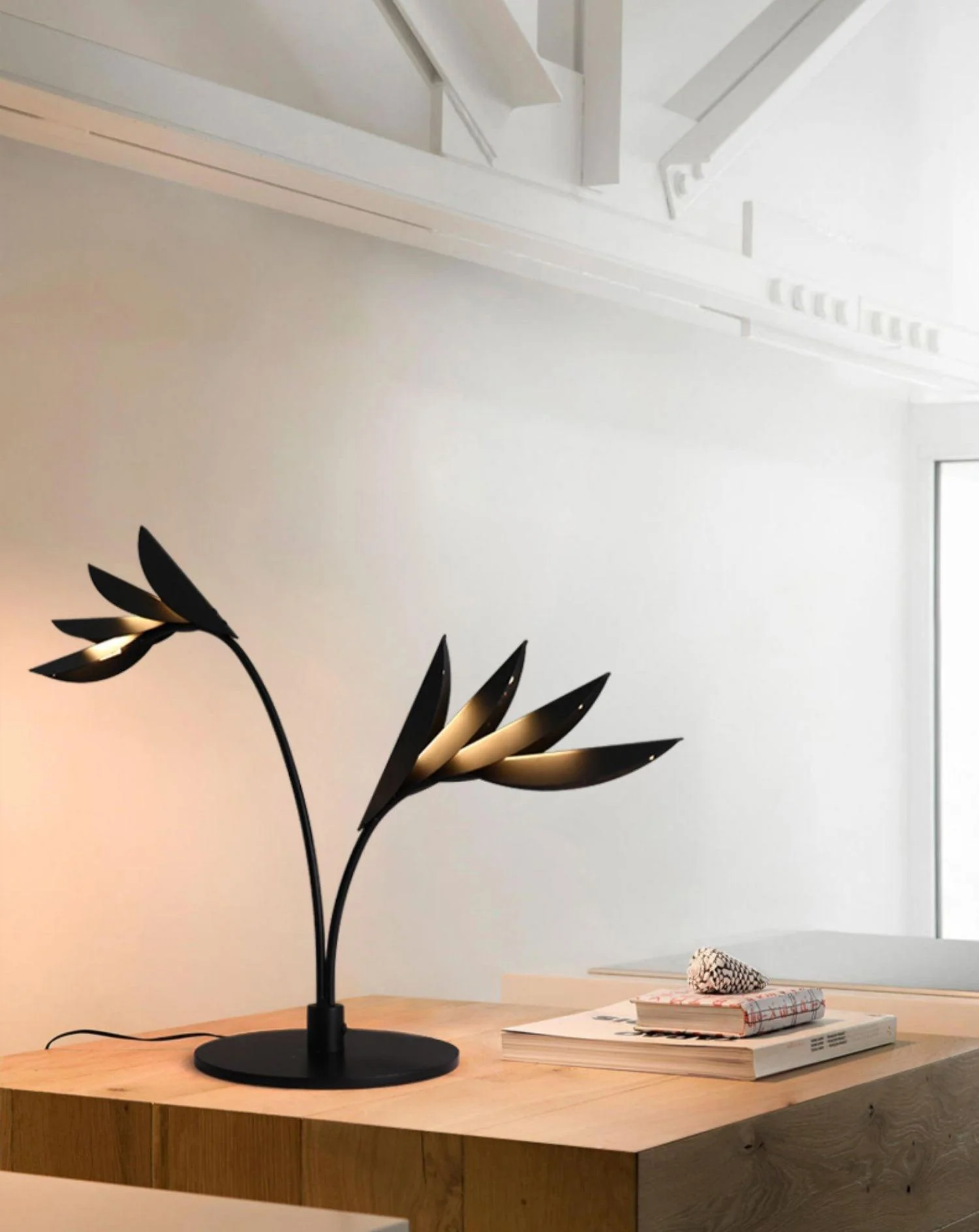 Double Leaf Table Lamp - Image 9