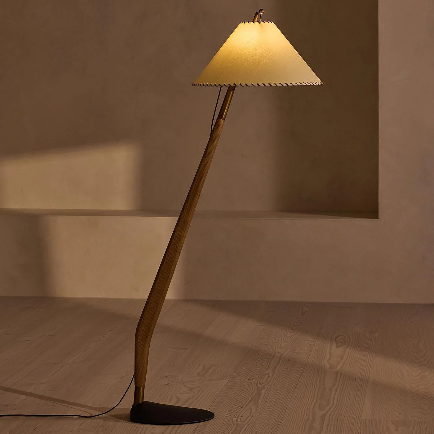 Driftwood Tilt Floor Lamp - Image 9