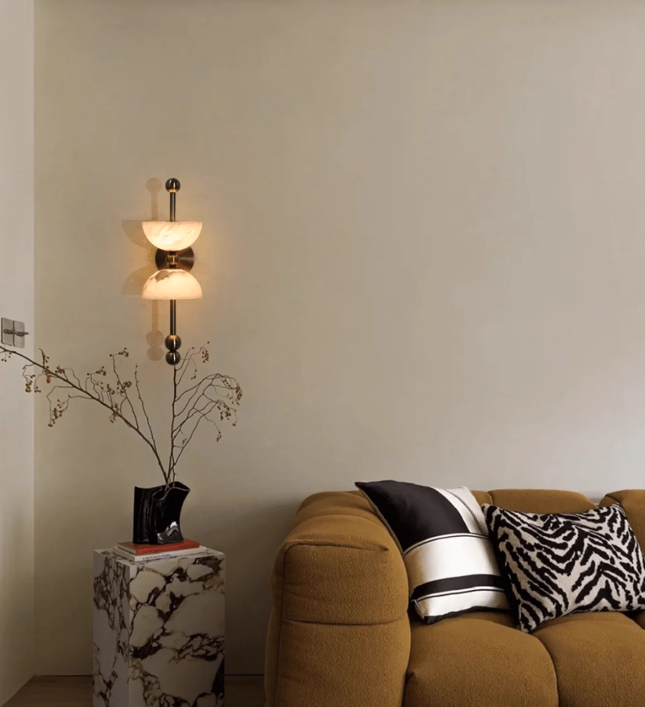 Duo Alabaster Wall Lamp - Image 5