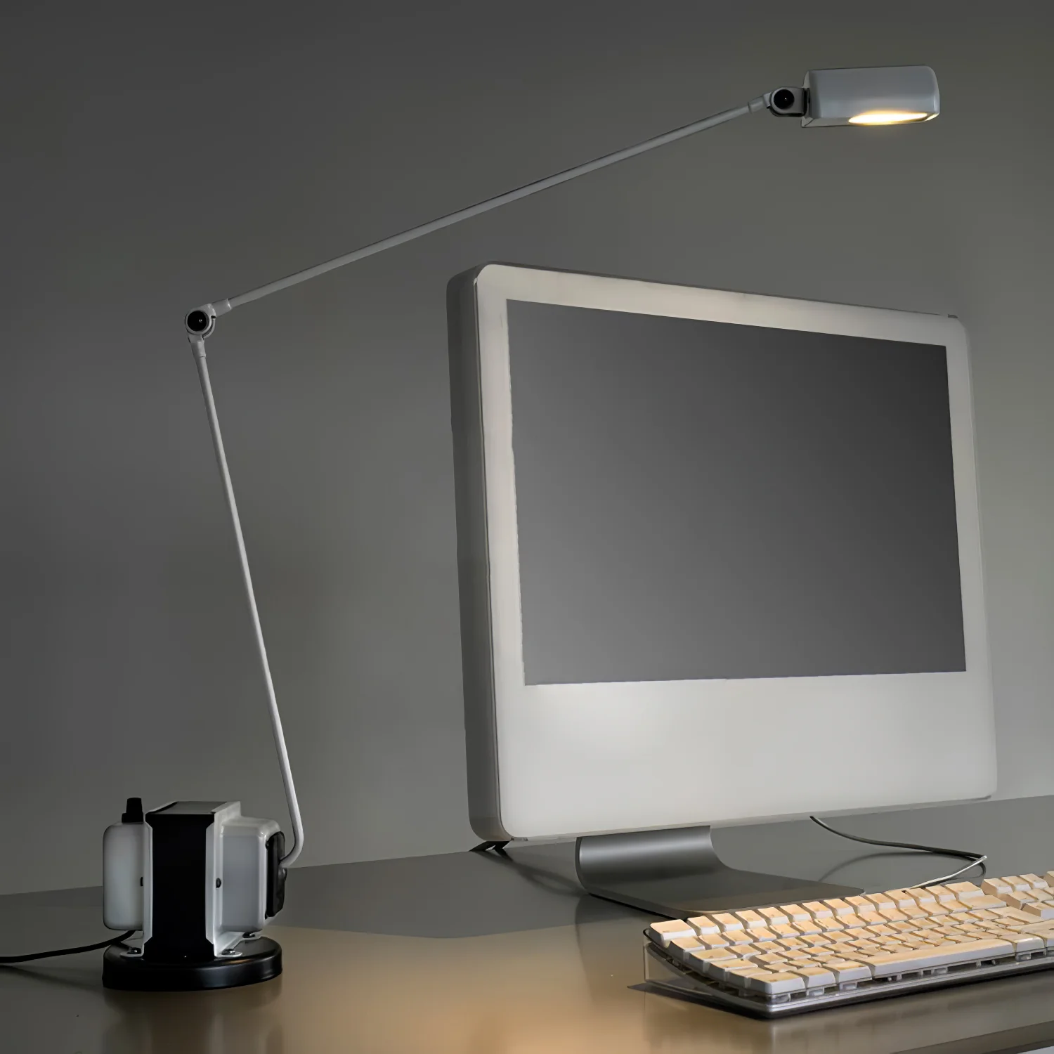 Dynamo Table Lamp - Image 22