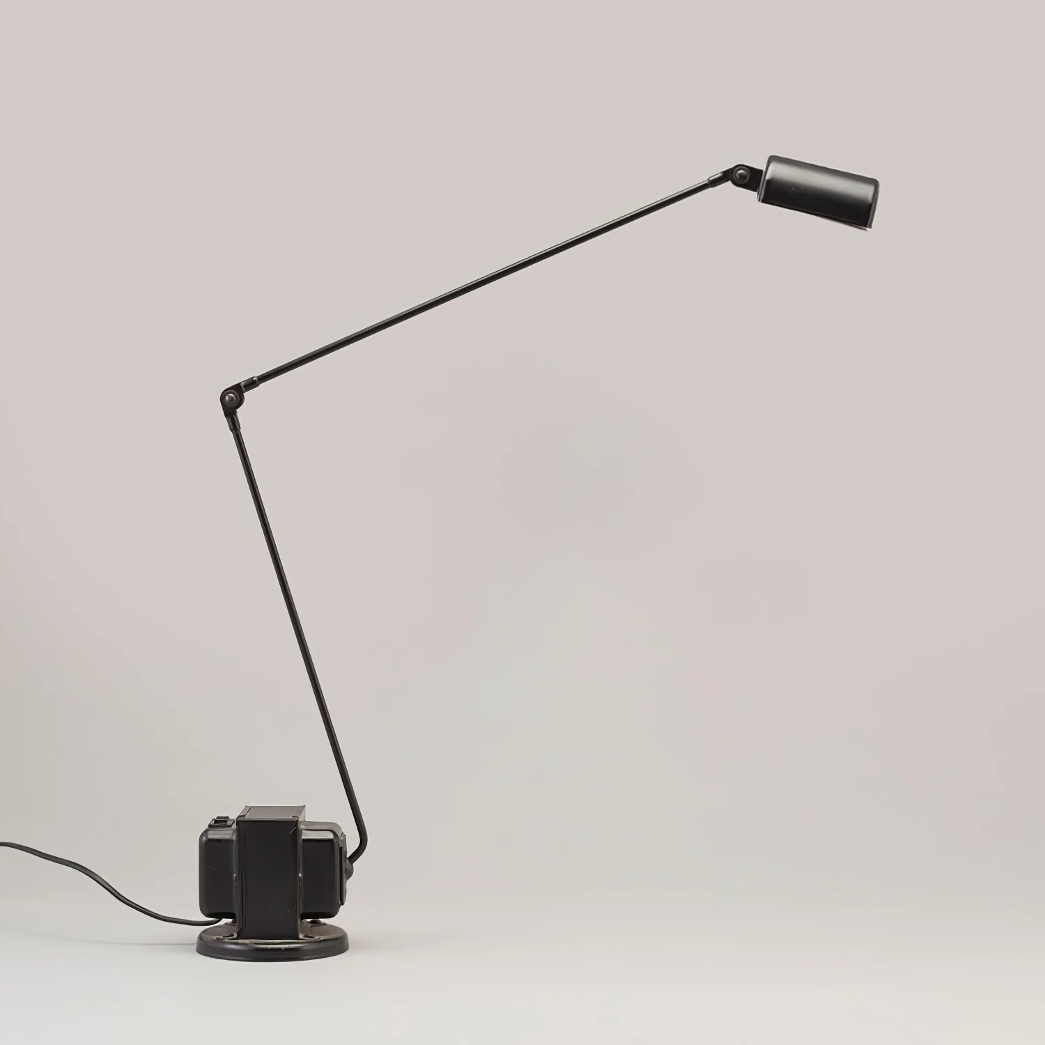 Dynamo Table Lamp - Image 28