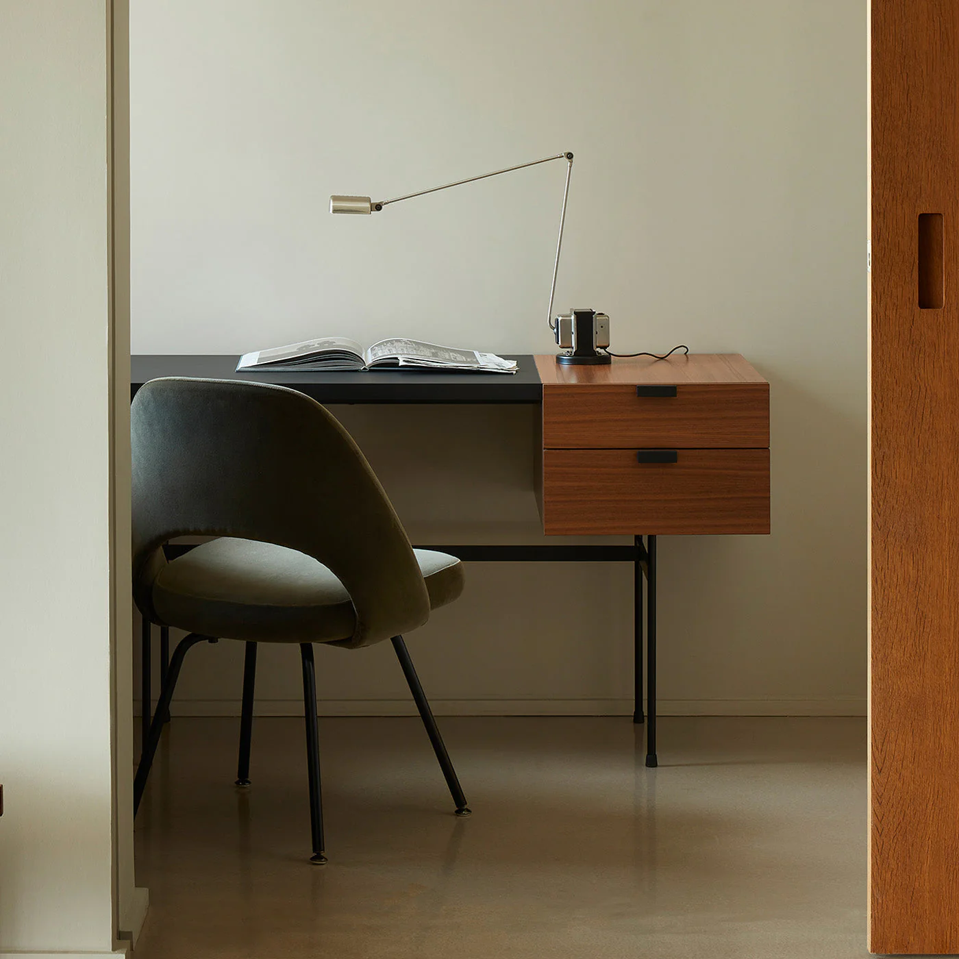 Dynamo Table Lamp - Image 85