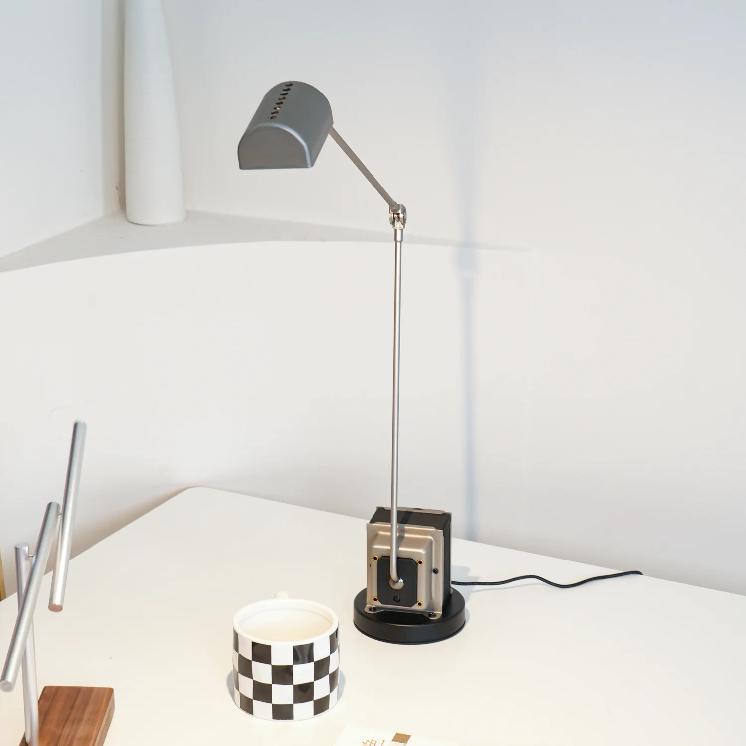 Dynamo Table Lamp - Image 92