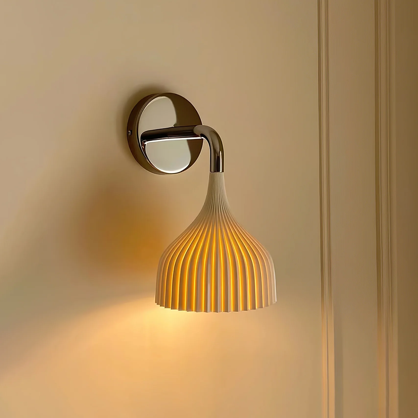 E Wall Lamp - Image 12