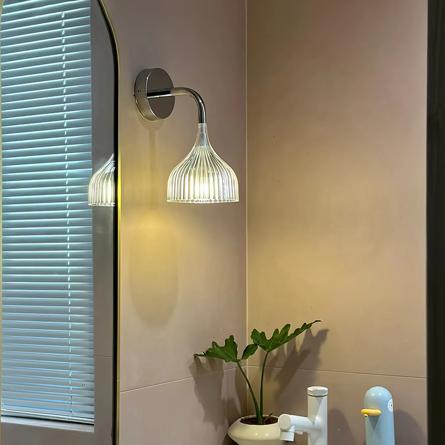 E Wall Lamp - Image 16