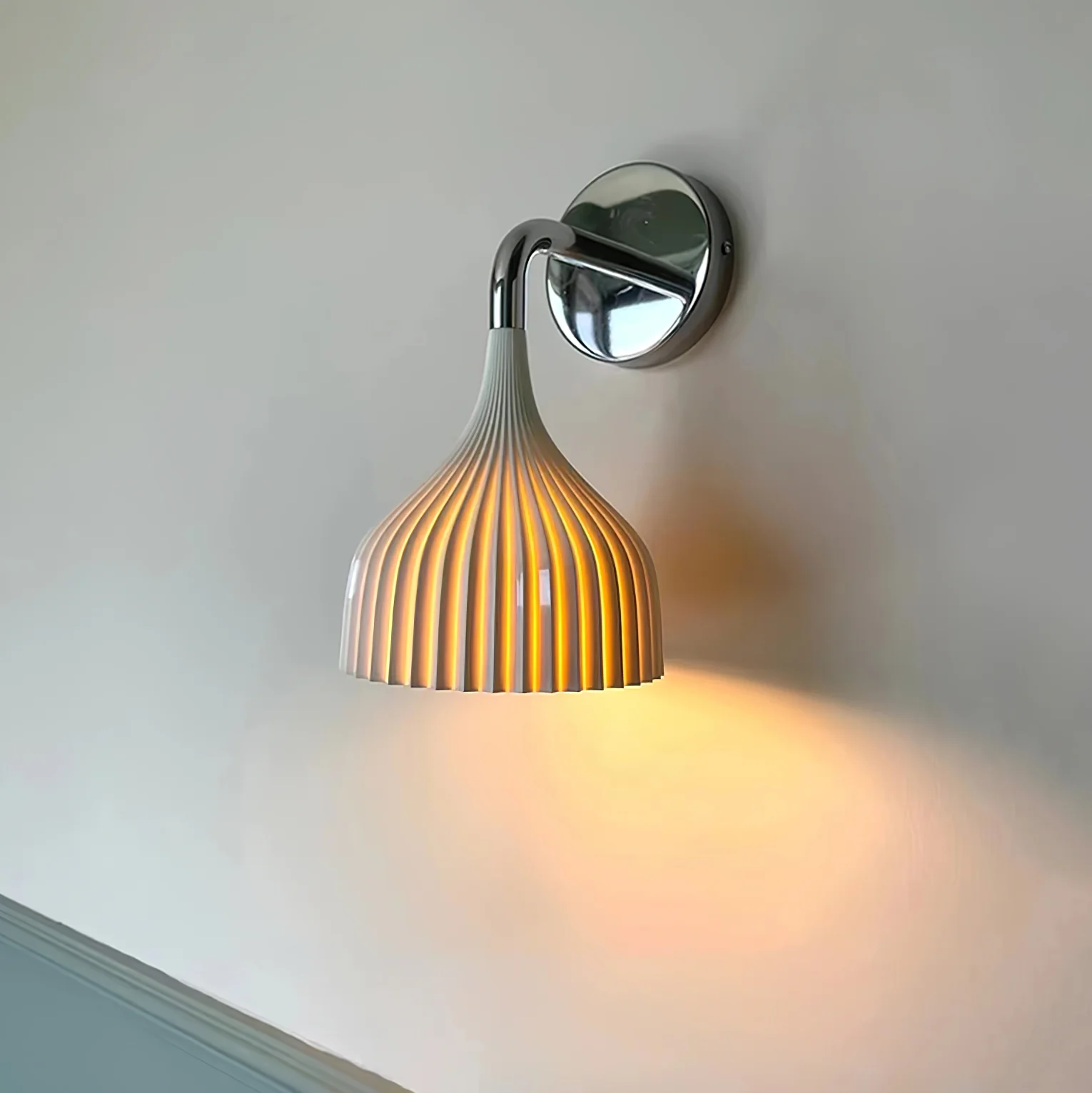 E Wall Lamp - Image 18