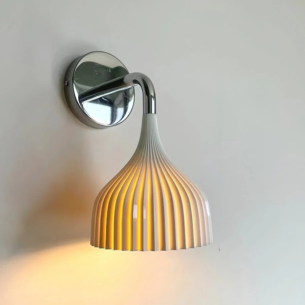 E Wall Lamp - Image 4