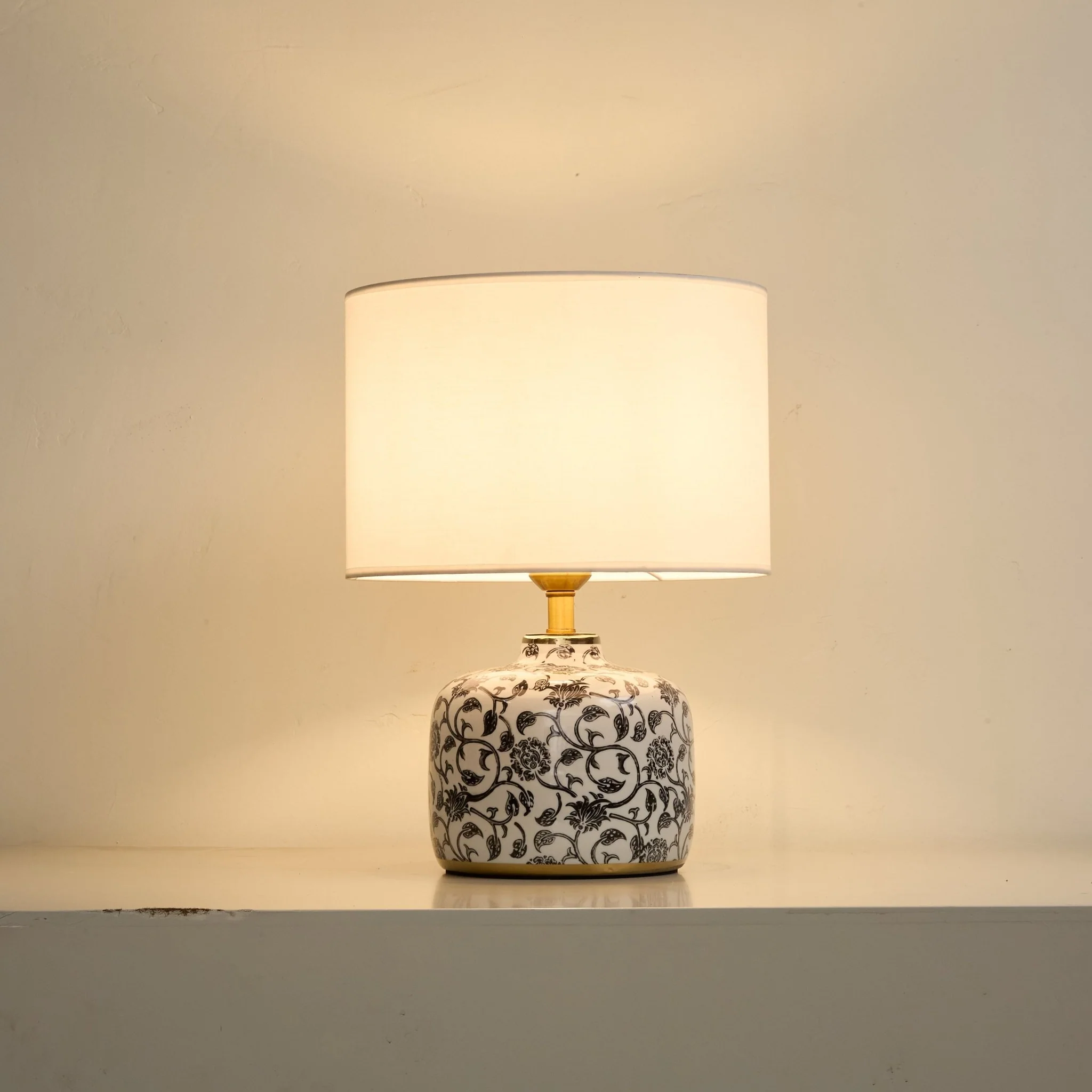 Ebony Vine Ceramic Table Lamp - Image 2