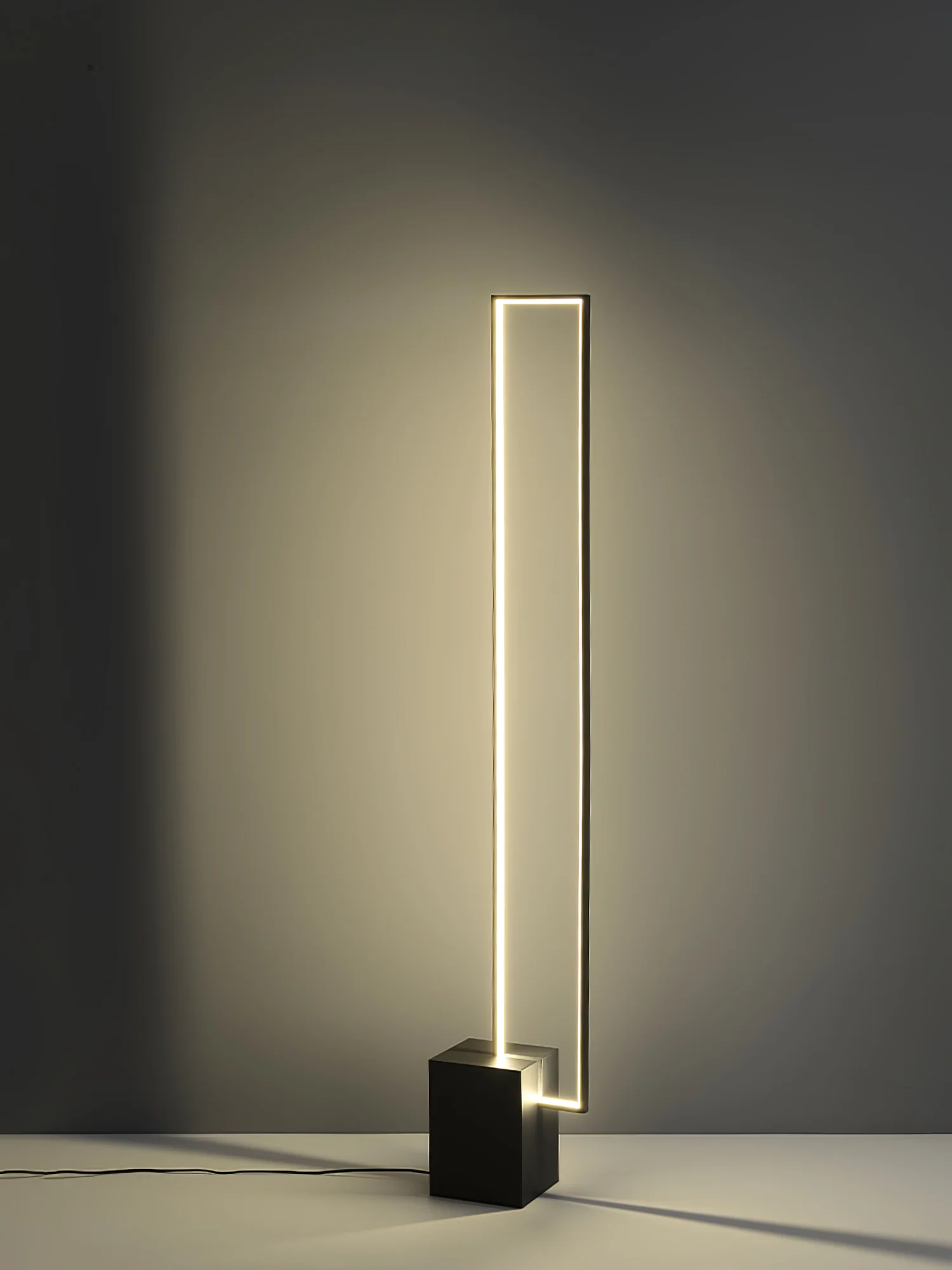 Edge Floor Lamp - Image 18