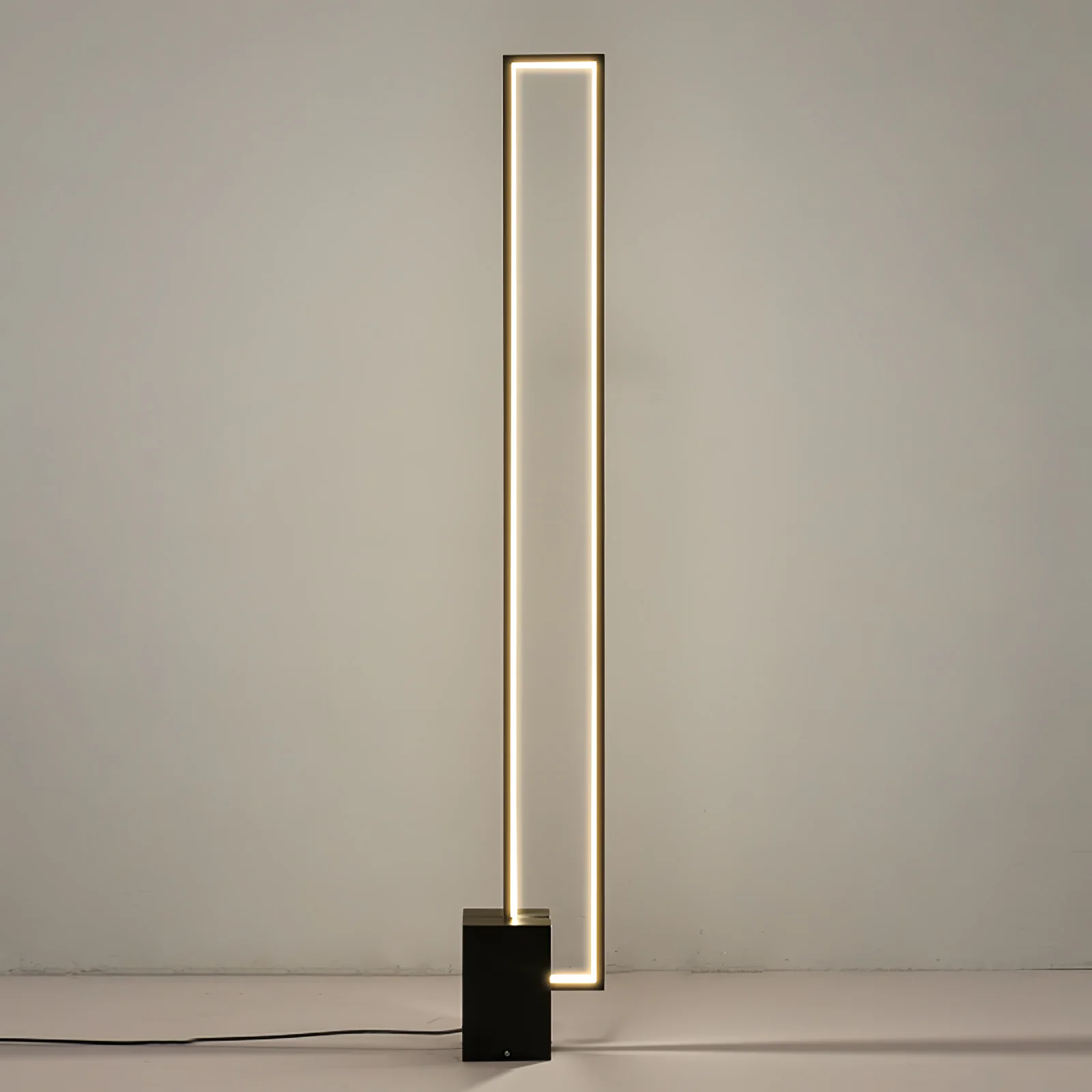 Edge Floor Lamp - Image 8
