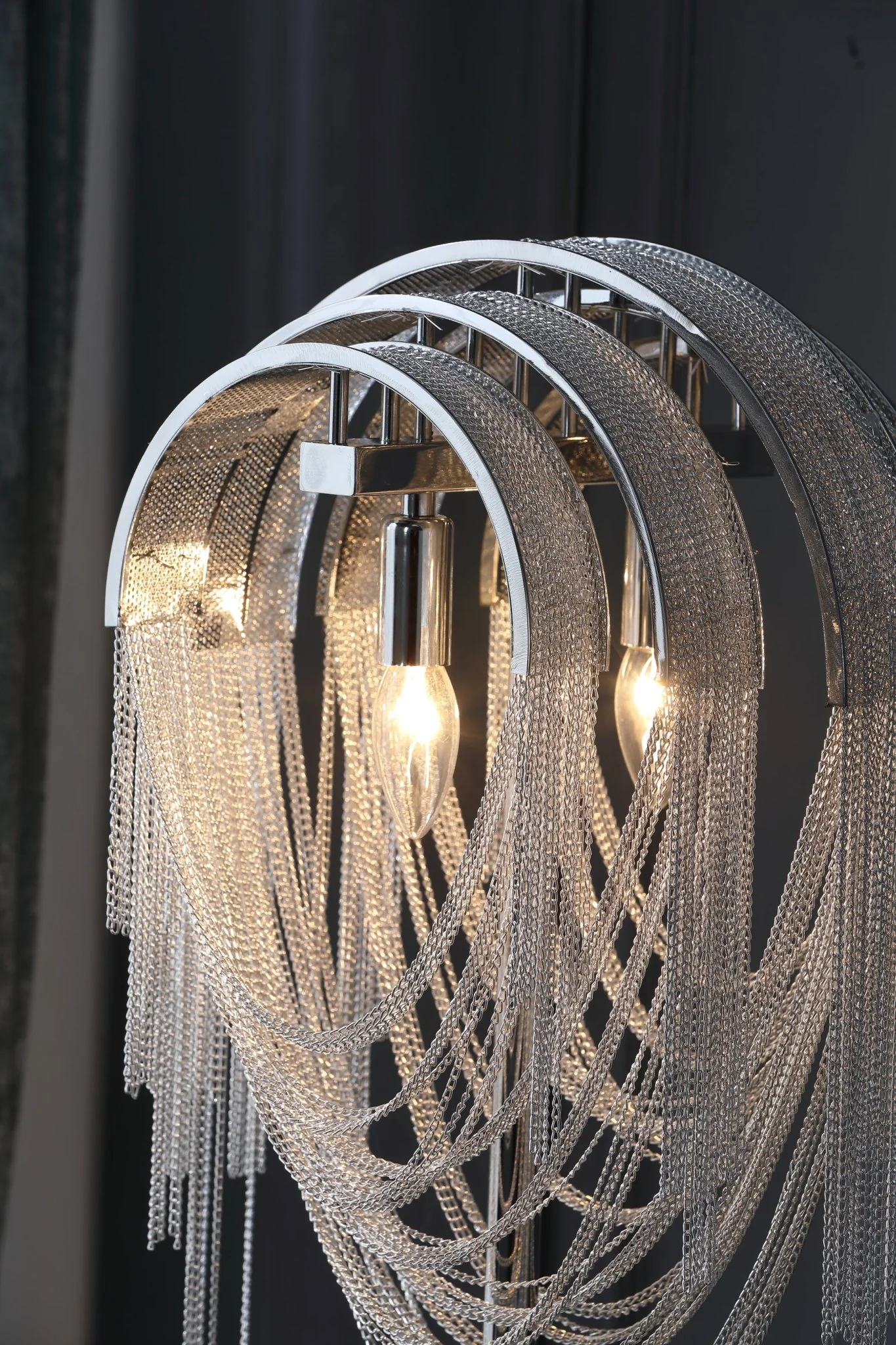 Chains Tassel Table Lamp - Image 13
