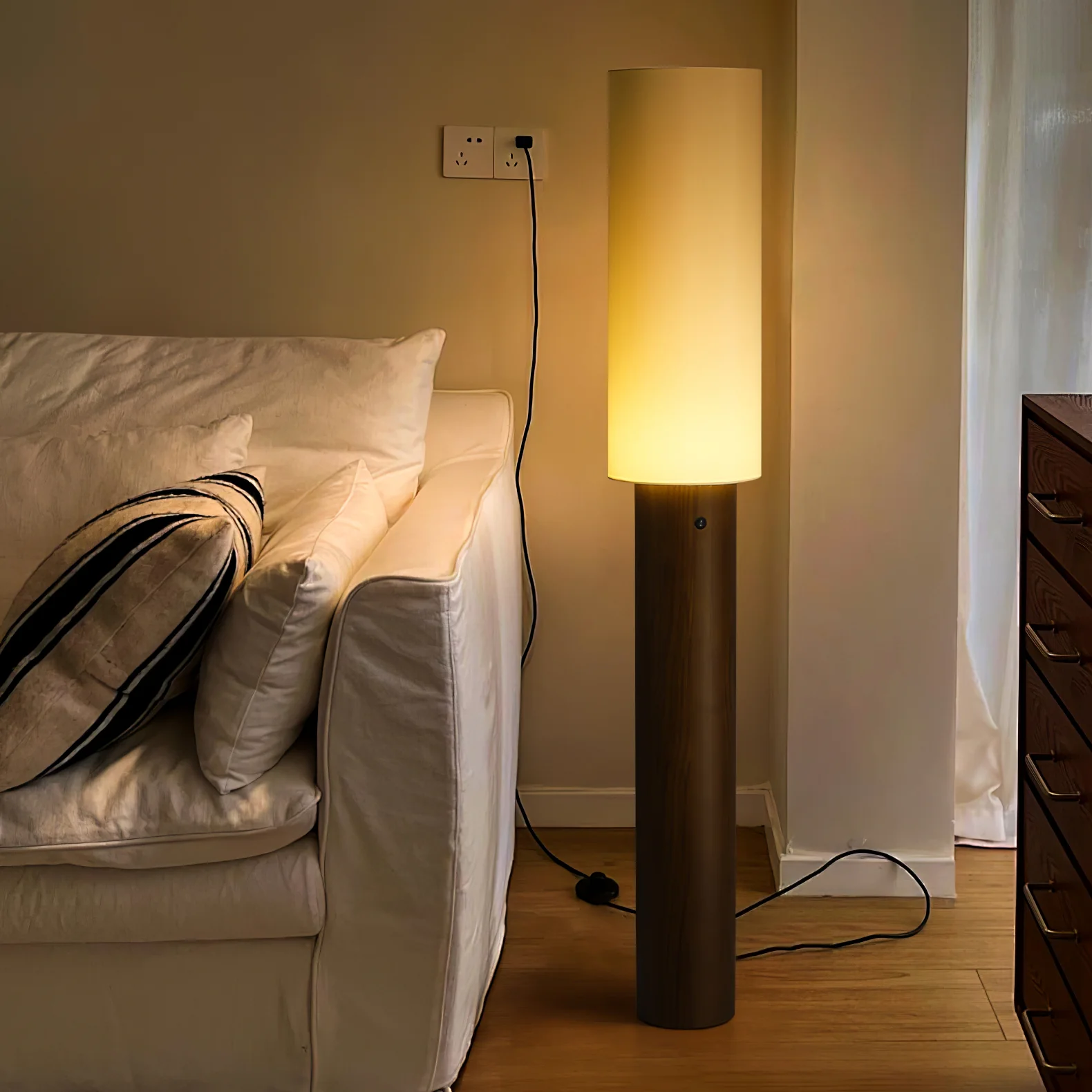 Elara Wood Floor Lamp - Image 2