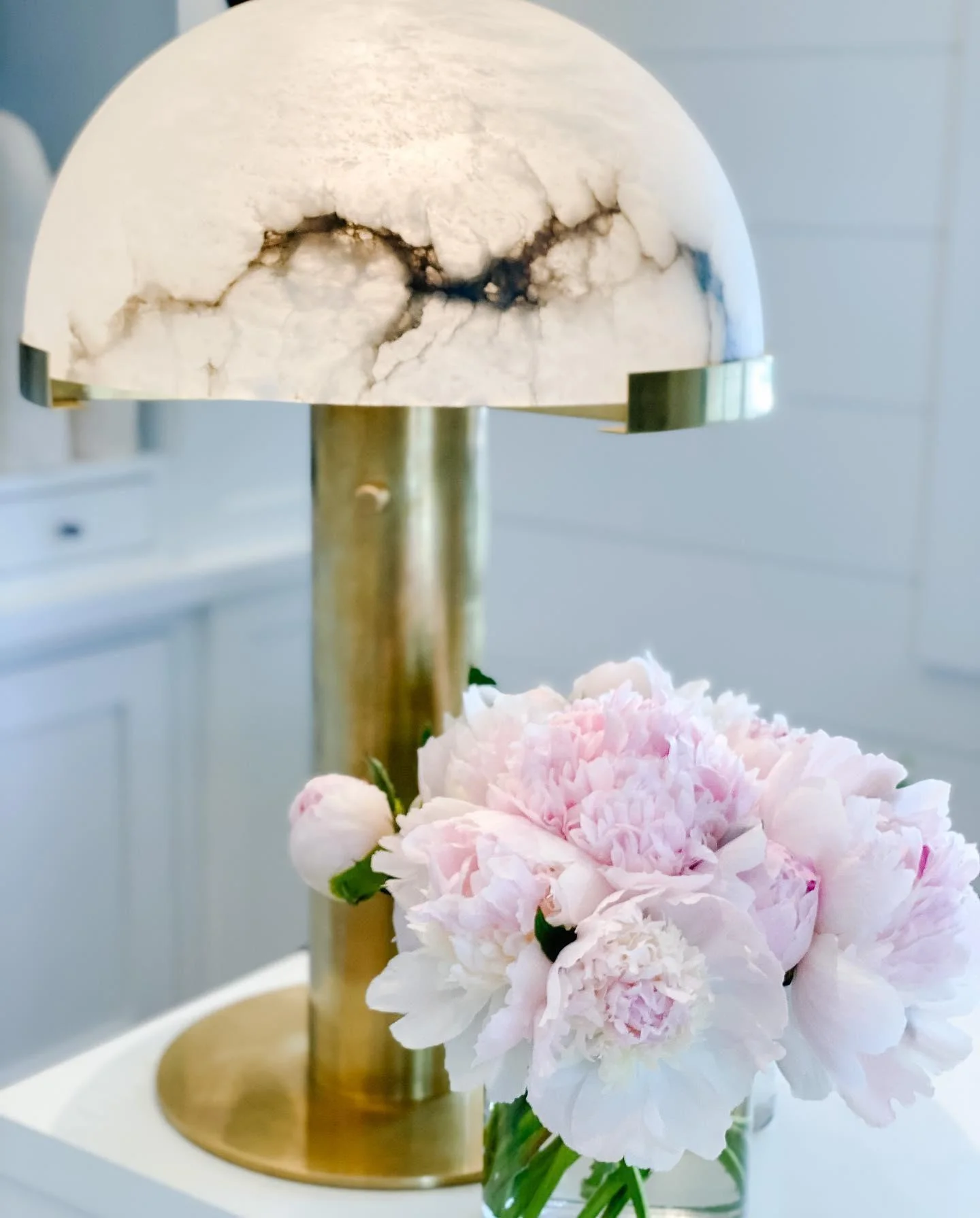 Elegance Alabaster Table Lamp - Image 26