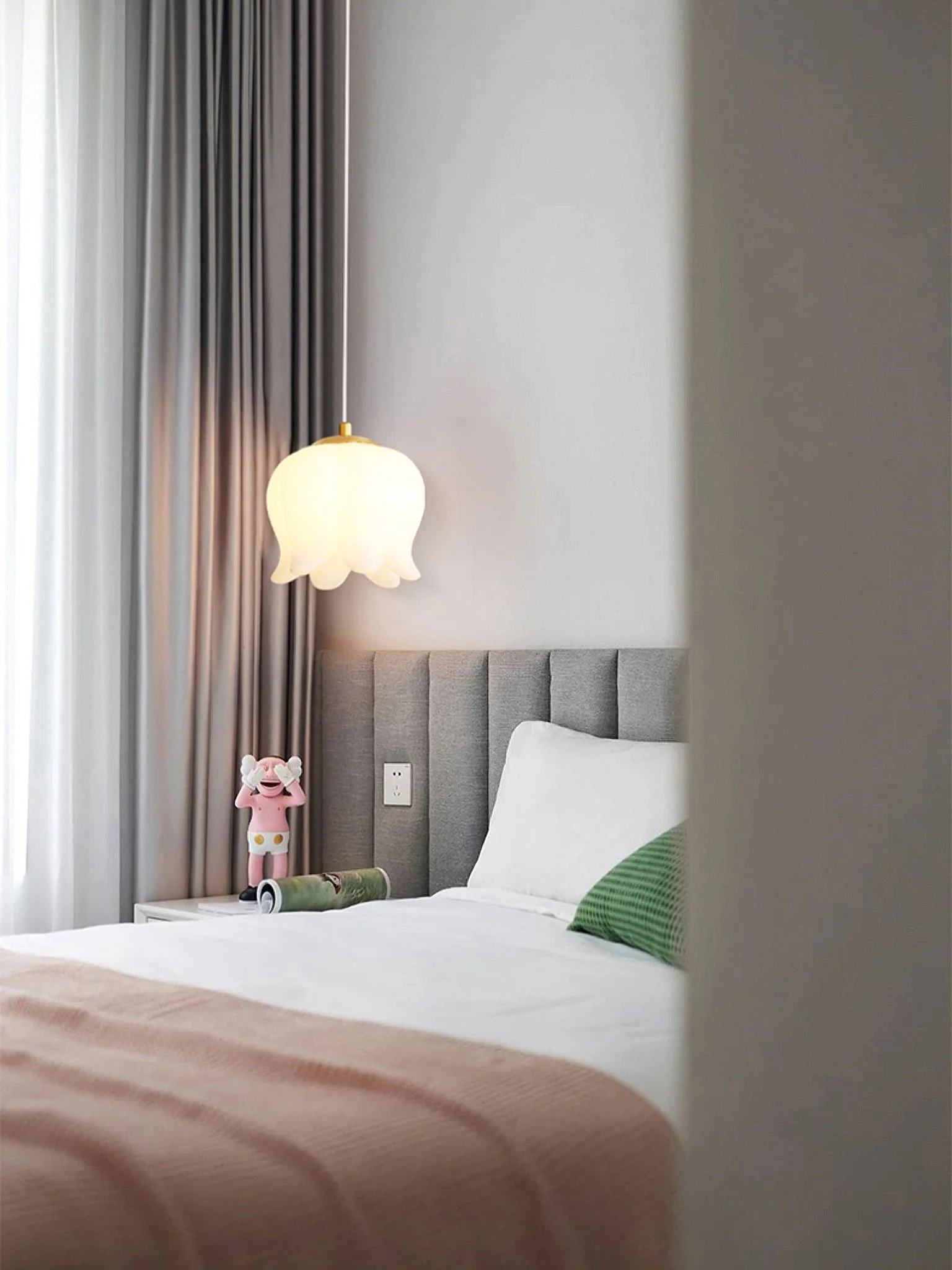 Elegant Floral Pendant Light - Image 18