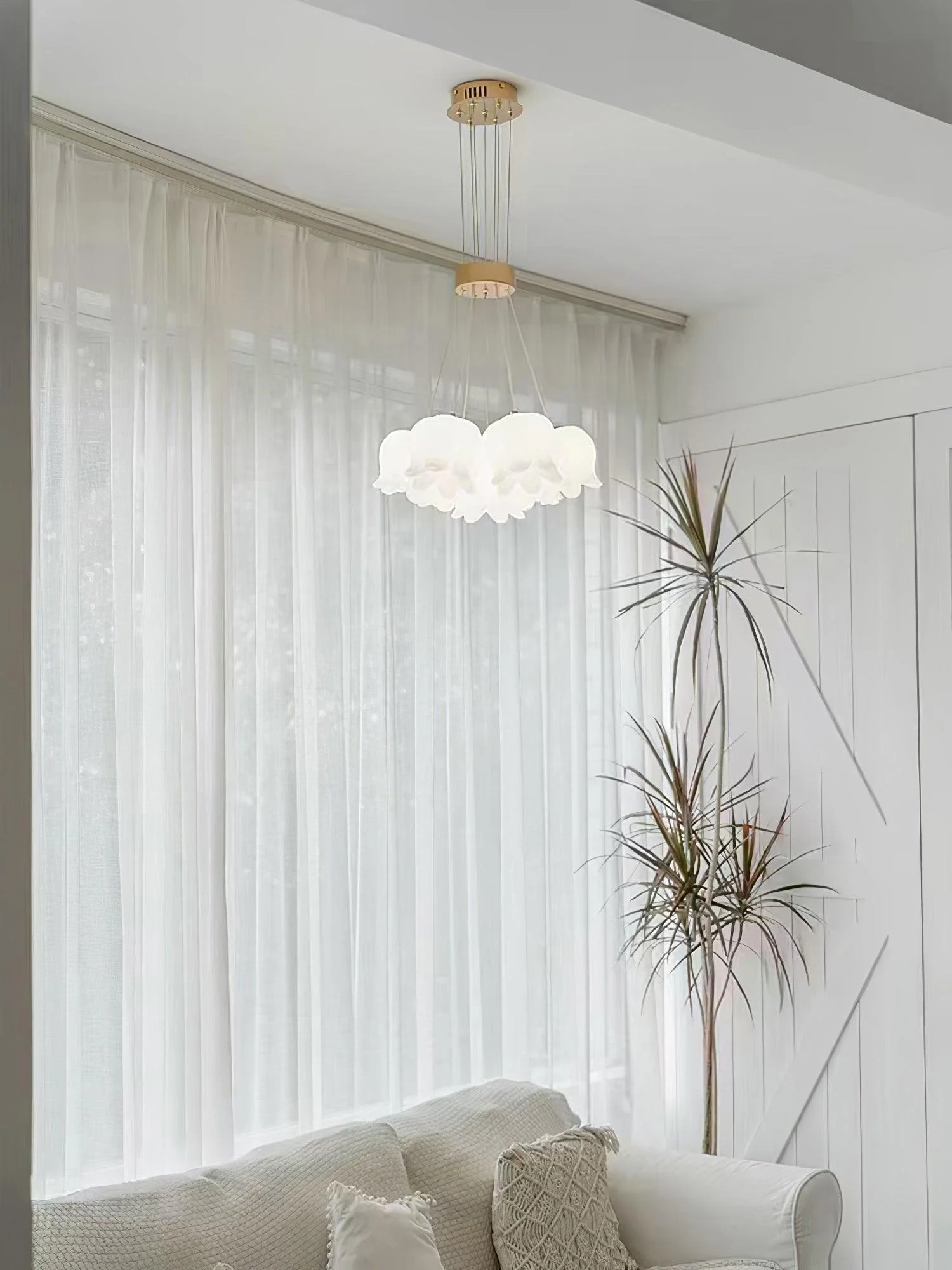 Elegant Floral Pendant Light - Image 29